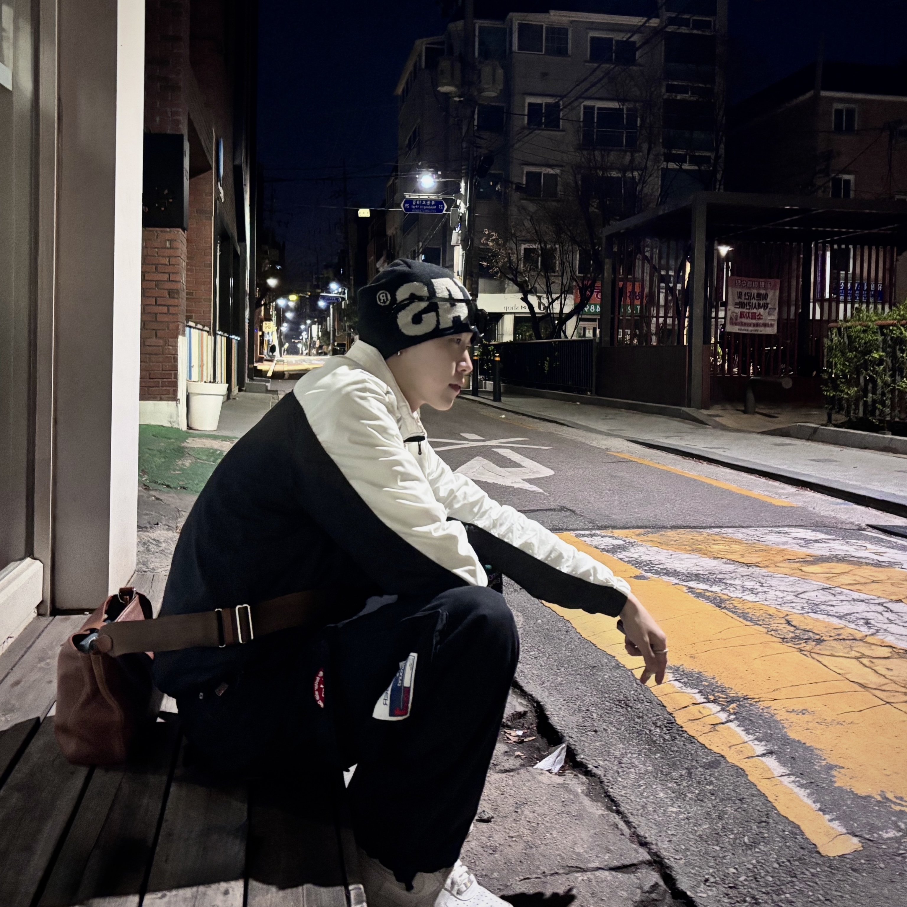 SPORT CHAMBER x Coca-Cola Cargo Pants Black, (W) Nike Air Force 1 '07 Low White 착용 스타일 - 1