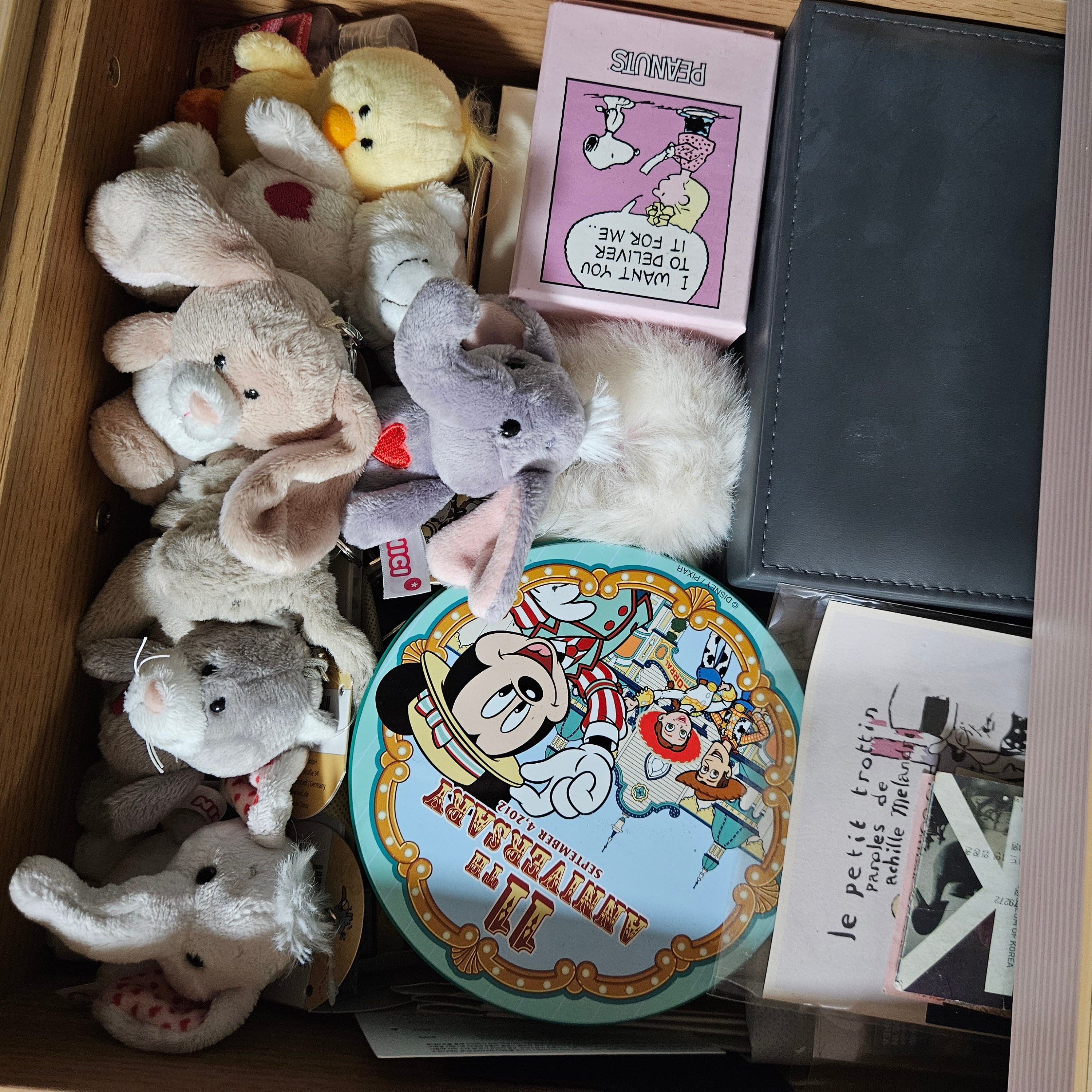 [KREAM 단독] NICI Keyholder Love elephant dark grey 10cm GREEN 착용 스타일