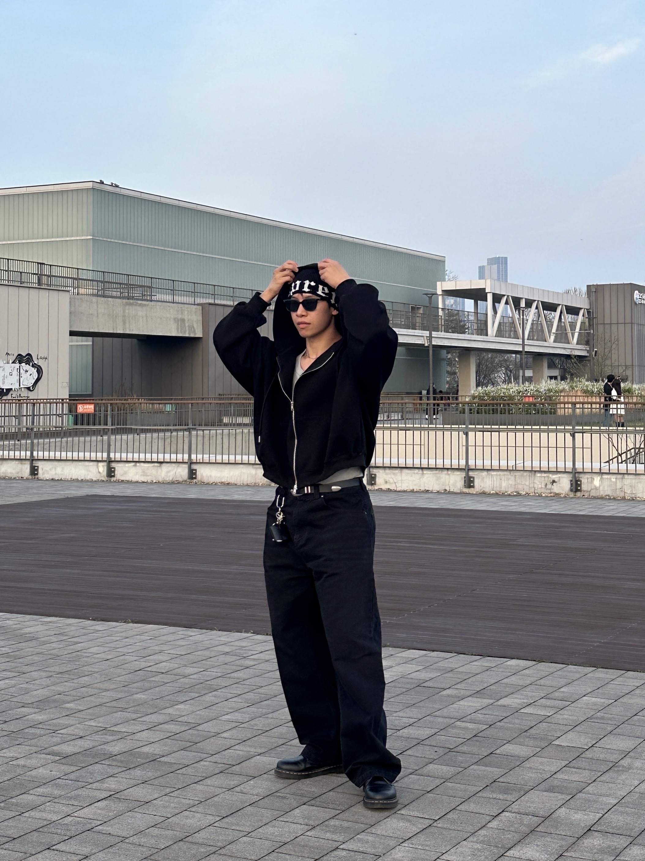 Undermycar MU.148 Combi Bonded Crop Sweat Hood Zip-Up Black, Dr. Martens 1461 Smooth Black 착용 스타일 - 1