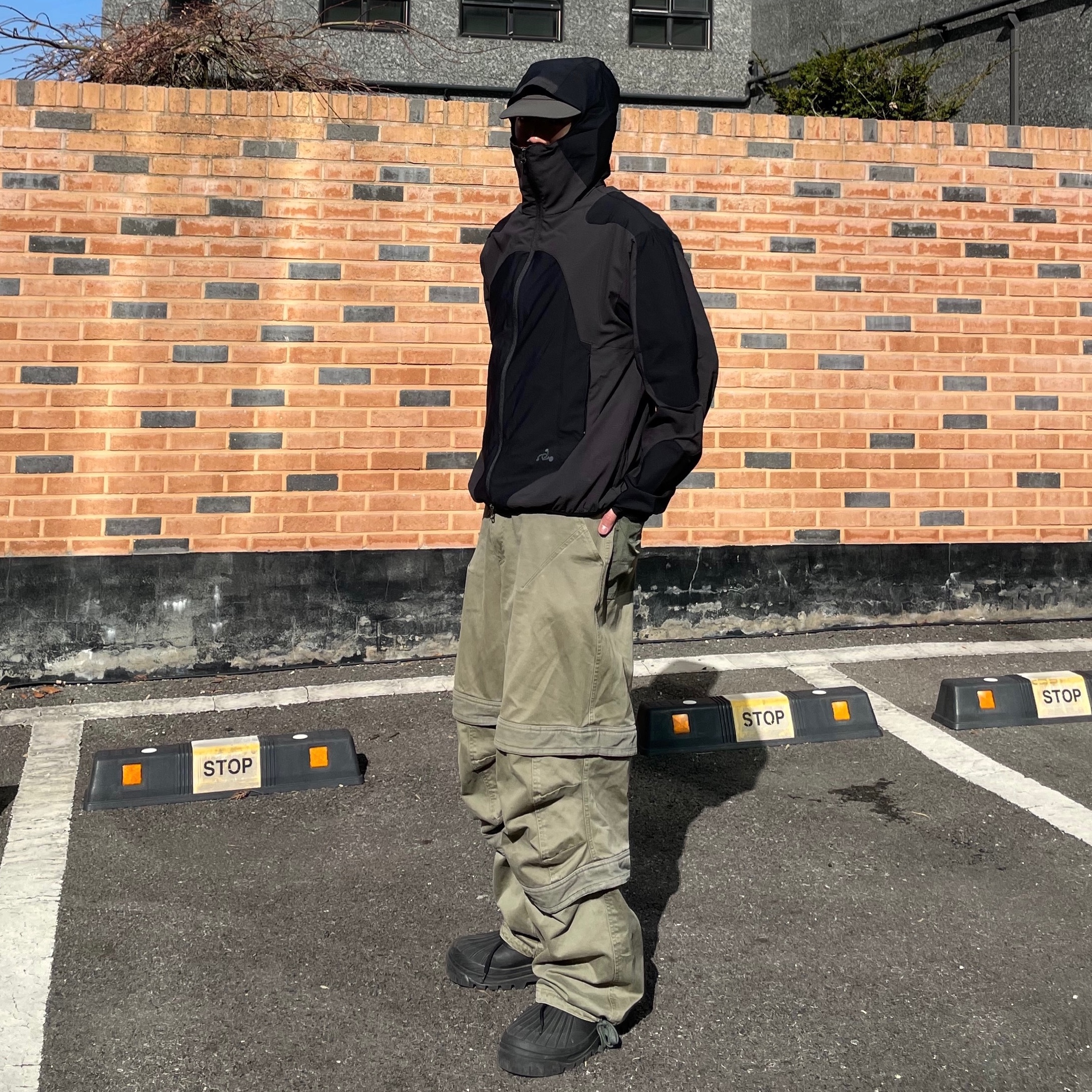 Farfromwhat Far Layered Work Pants Olive 착용 스타일 - 1