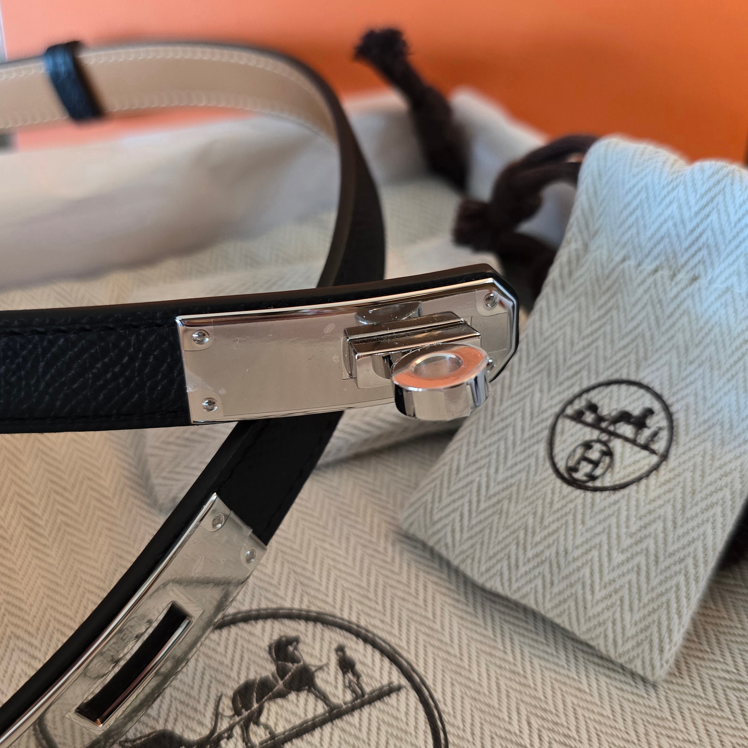 (W) Hermes Kelly 18 Belt Epsom & Palladium Noir 착용 스타일