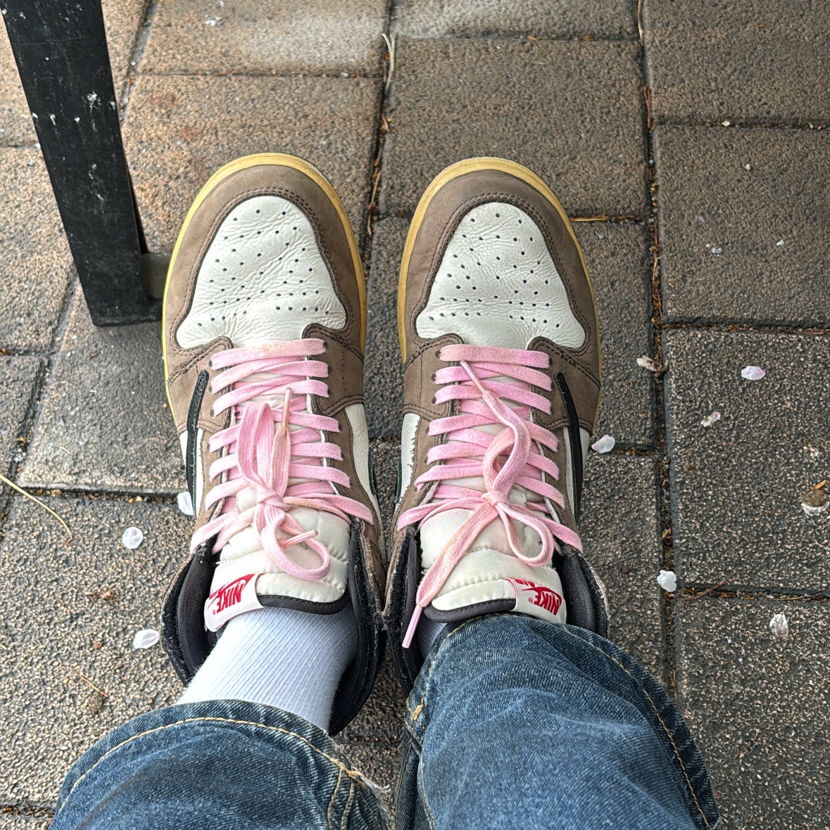 Jordan 1 x Travis Scott Retro High OG SP Mocha 착용 스타일