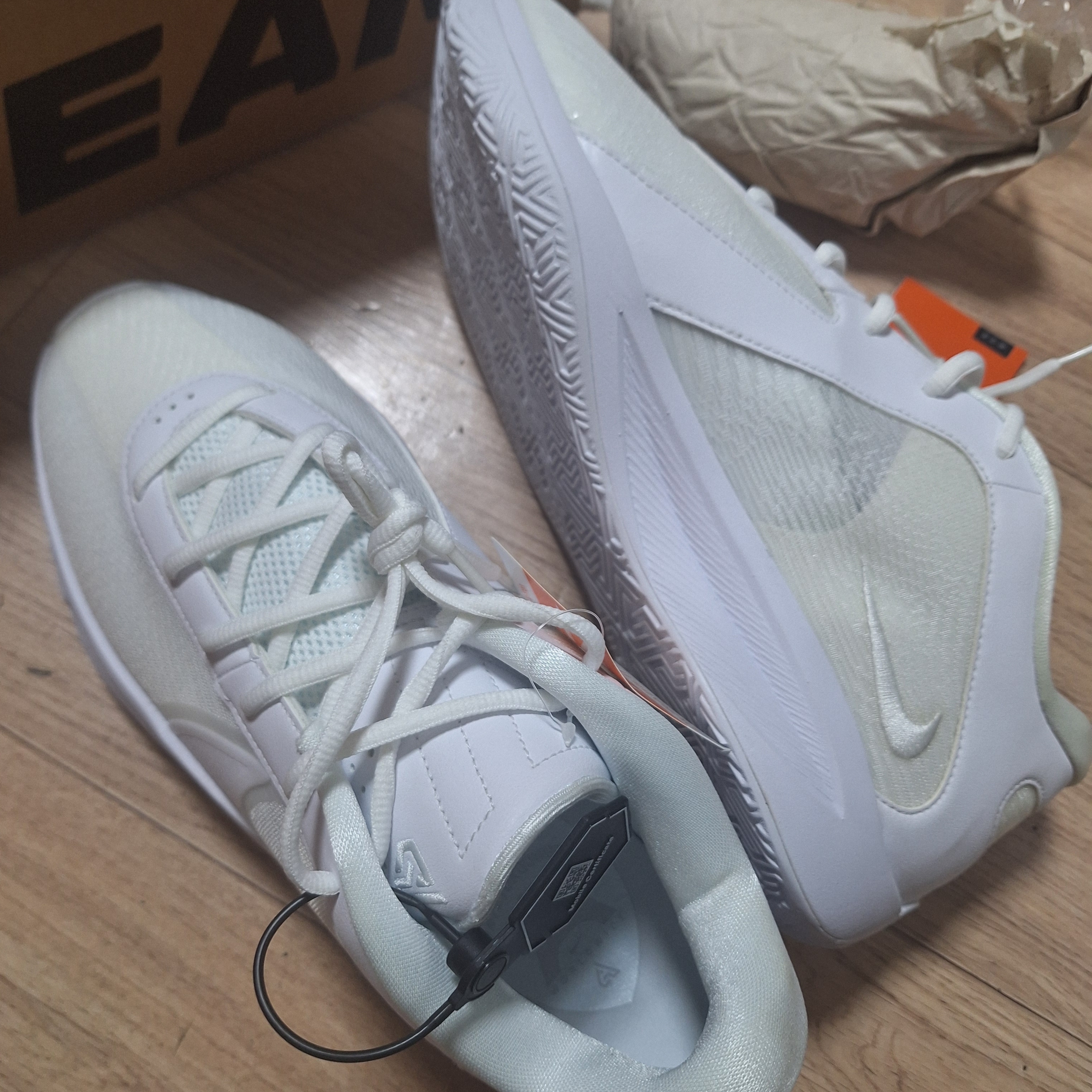 Nike Giannis Freak 6 Team Bank EP White 착용 스타일 - 3