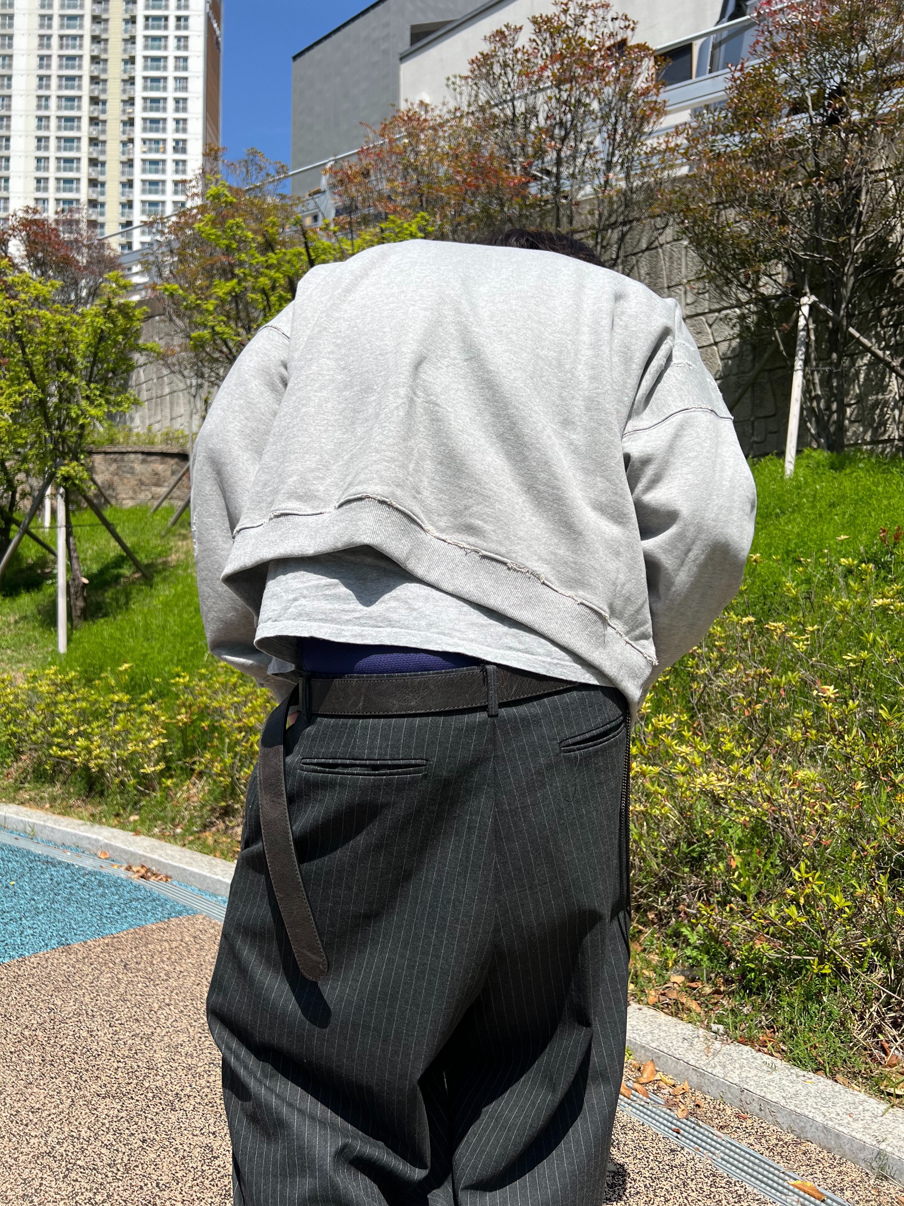 Undermycar MU.128 Original Logo Cracked Leather Belt Silver / Black 착용 스타일 - 6