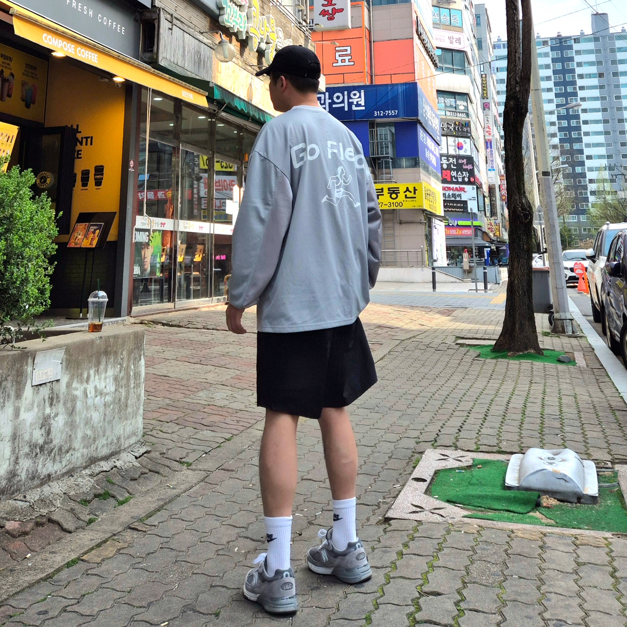 New Balance 993 Made in USA Grey - D Standard, Nike Everyday Essential Crew Socks White Black (3 Pack/Korean Ver.) 착용 스타일 - 3