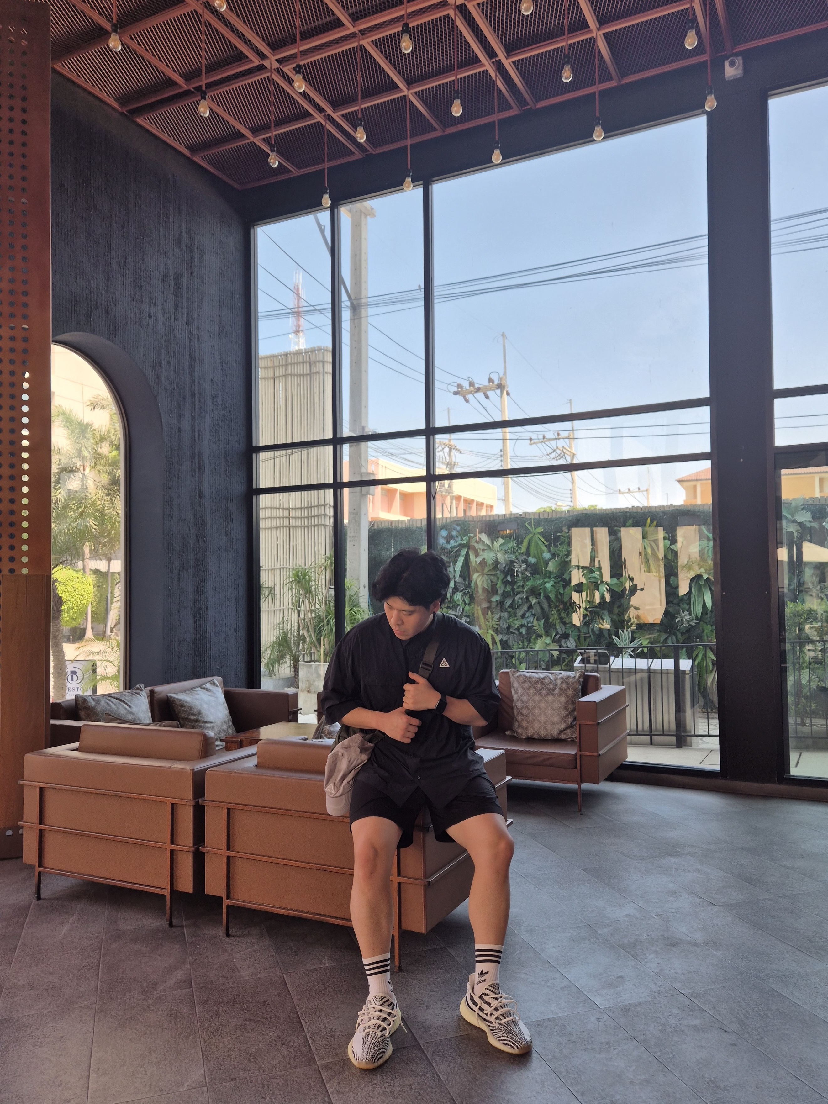 Nike ACG Orb Weaver UV Repel Short Sleeve Shirt Black Anthracite - Asia, Nike ACG Dri-Fit Club Trail Cap College Grey 착용 스타일 - 1
