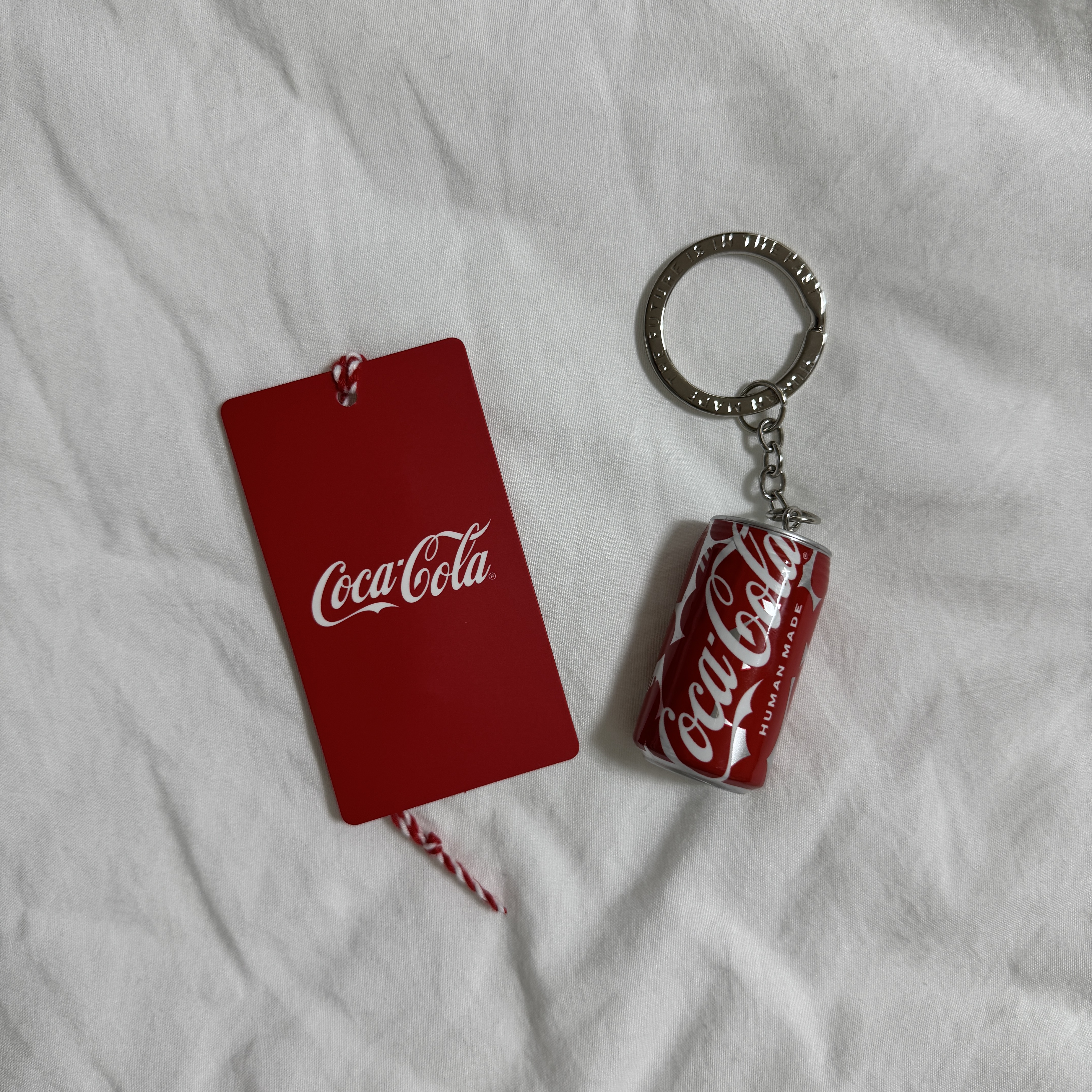Human Made x Coca-Cola Coke Can Keyring Silver 착용 스타일 - 3