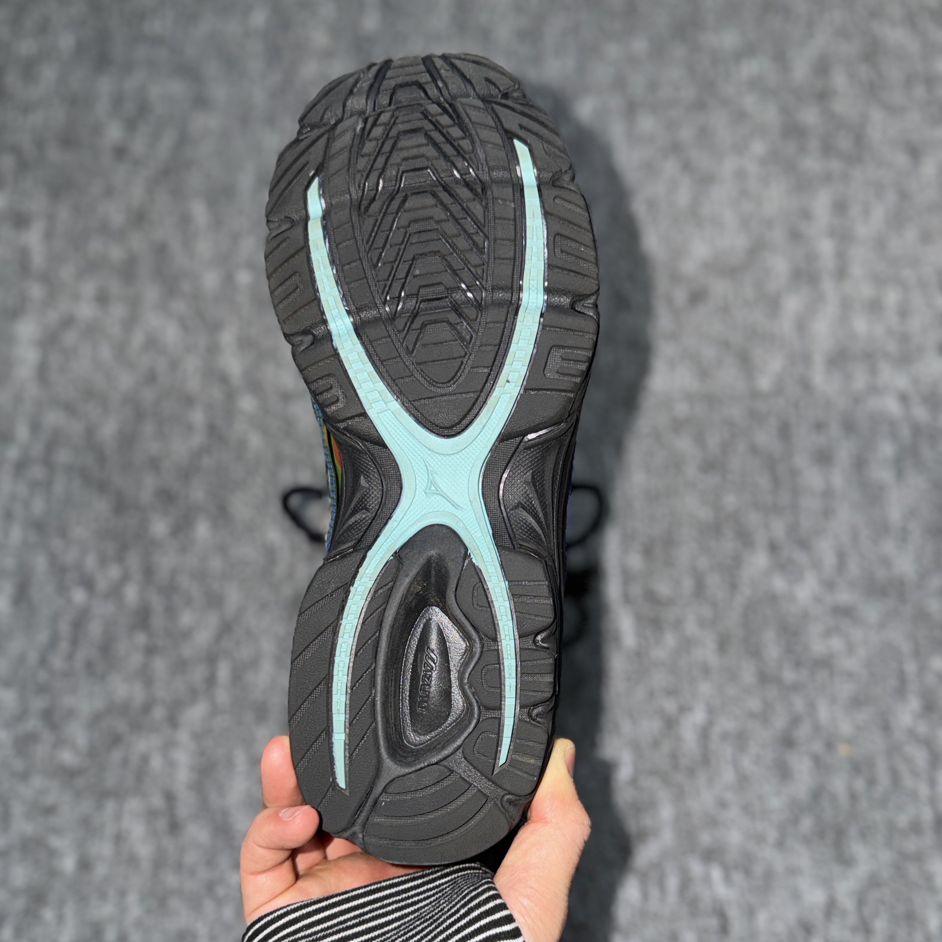 Mizuno MXR Quiet Shade Silver 착용 스타일 - 6