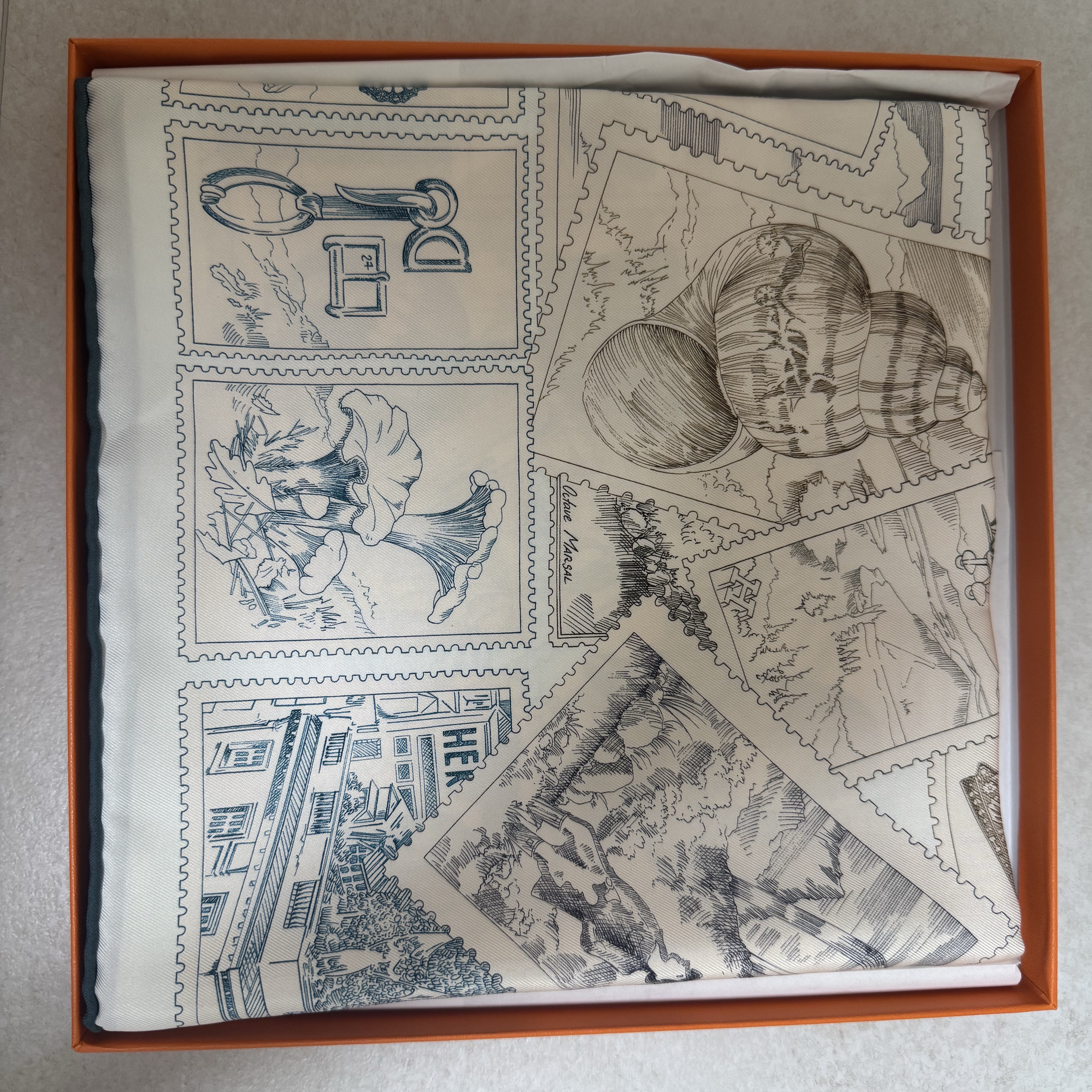 (W) Hermes Le Philateliste Du Faubourg Scarf 90 Rose Pale Gris Blanc 착용 스타일 - 1