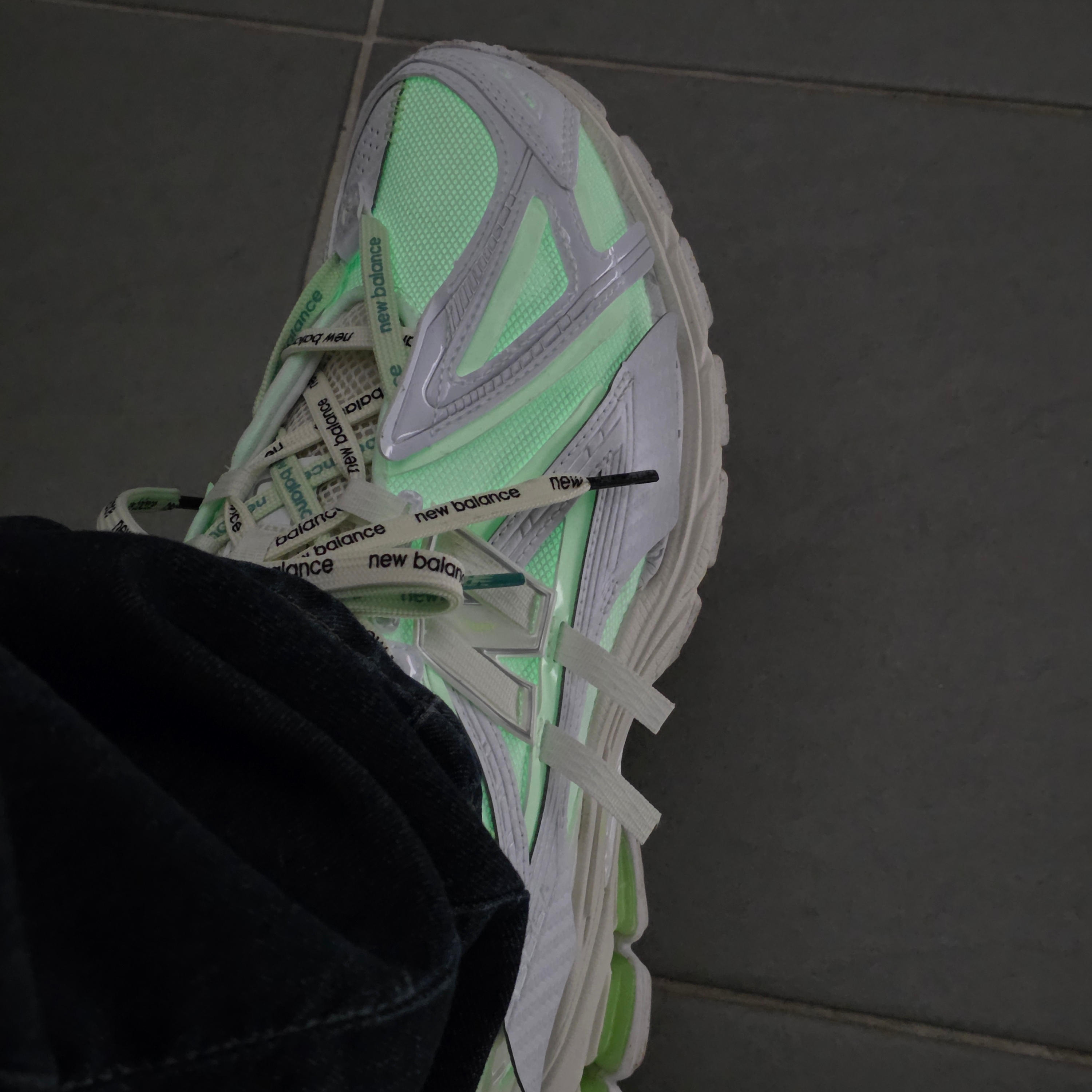 New Balance 1906A White Mint Flash 착용 스타일 - 1