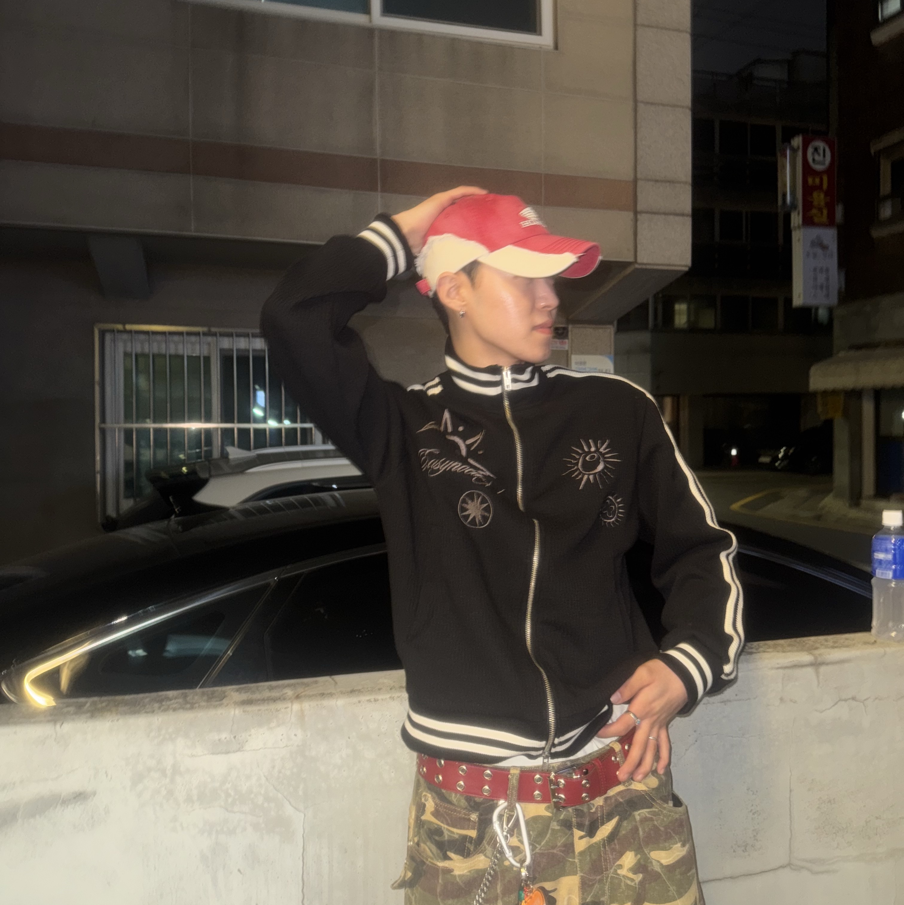 Honda Vintage Cutoff Cap_Red/Beige 착용 스타일 - 3