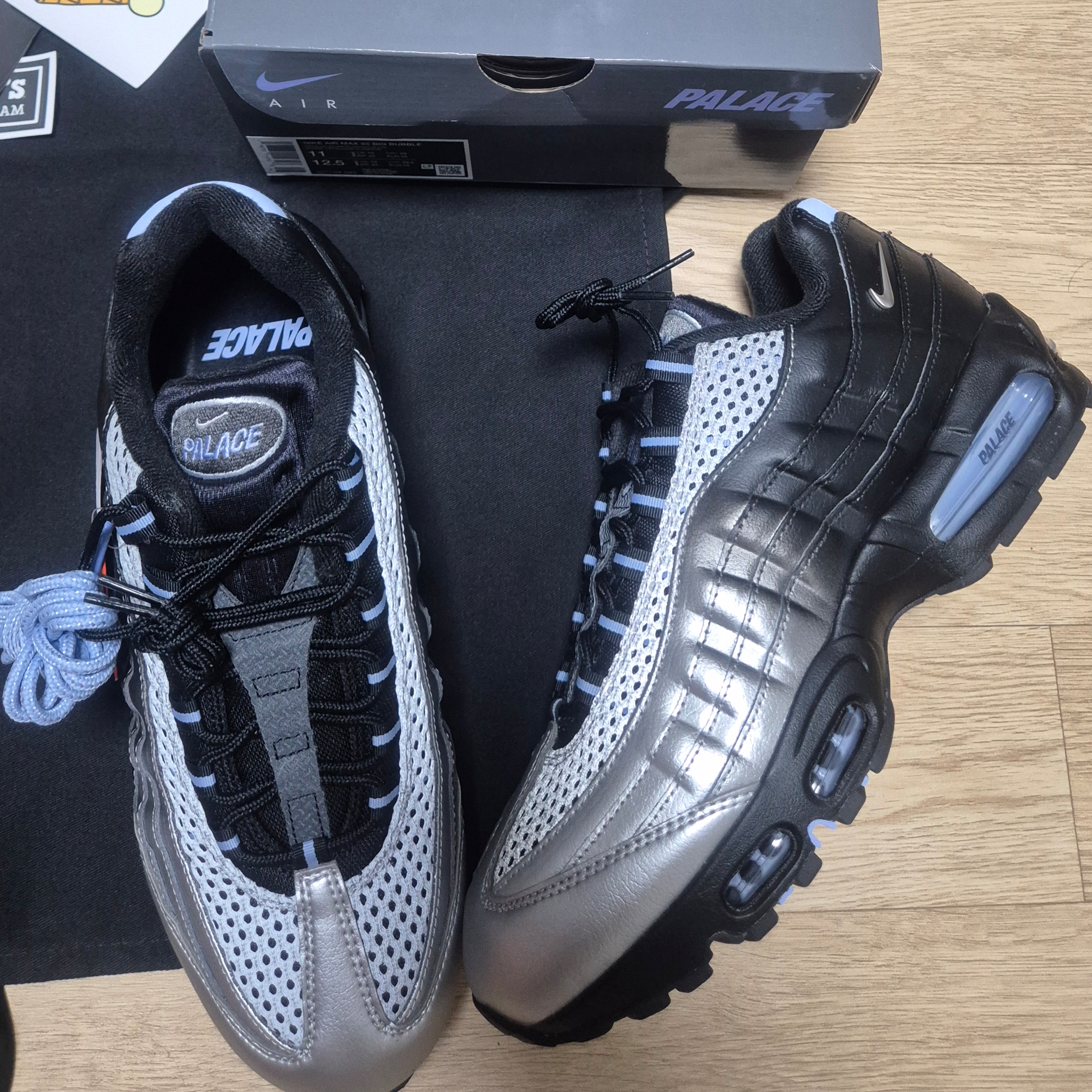Nike x Palace Air Max 95 Metallic Silver Aluminum 착용 스타일 - 3