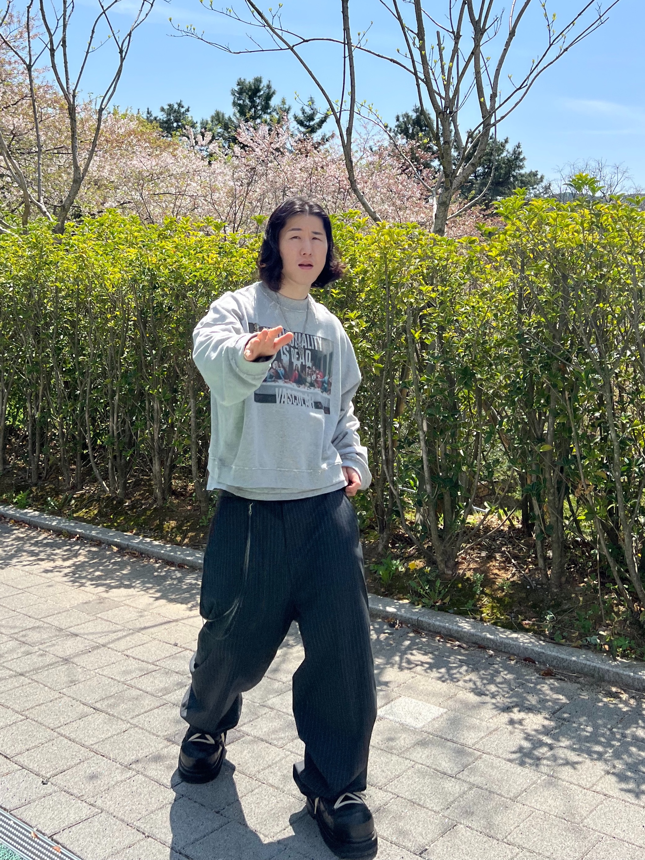 Undermycar MU.128 Original Logo Cracked Leather Belt Silver / Black 착용 스타일 - 9