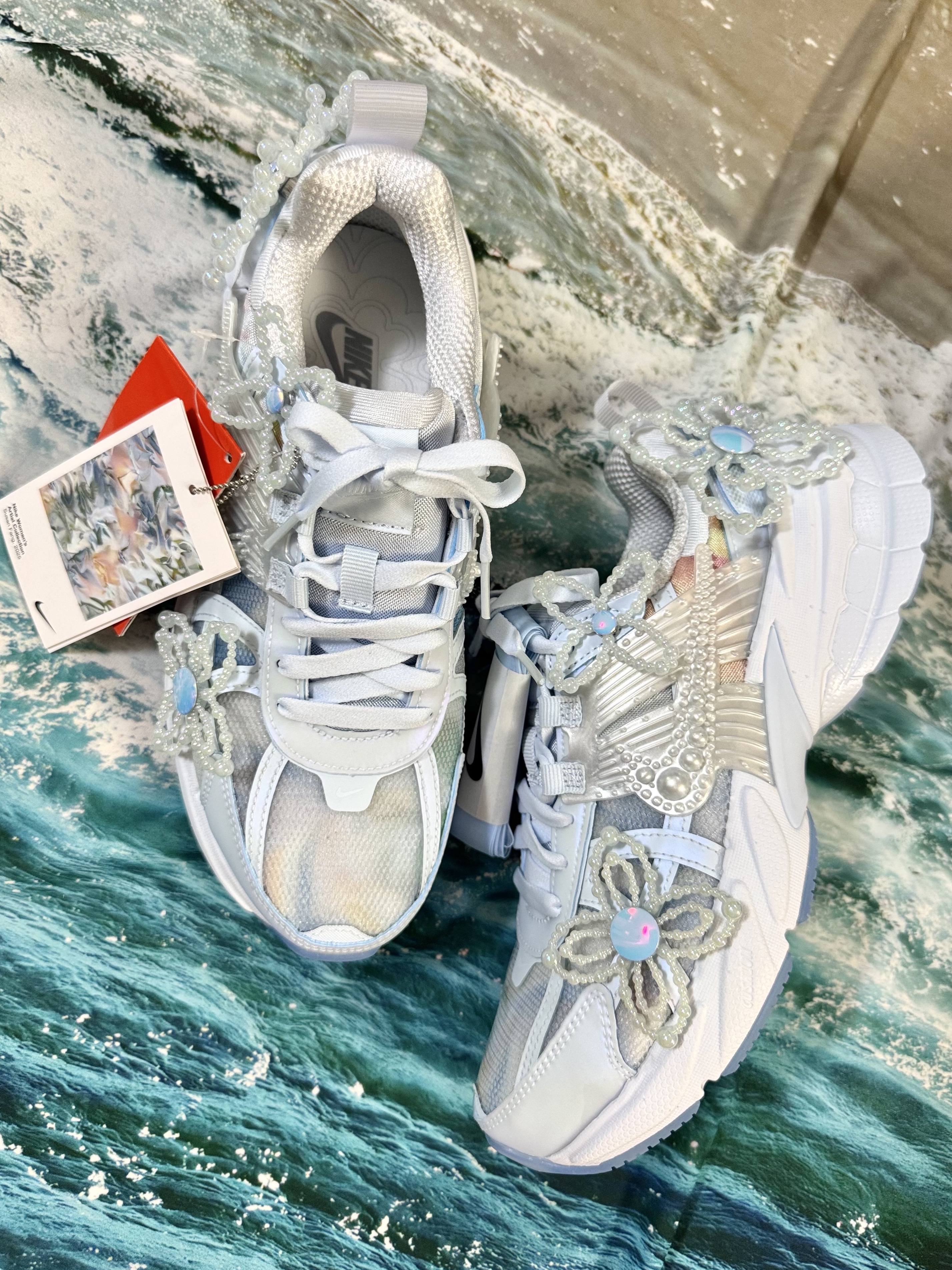 (W) Nike x Susan Fang V2K Run Blue Tint Multi Color, (W) Nike x Susan Fang Dunk Low Summit White Wolf Grey 착용 스타일 - 1