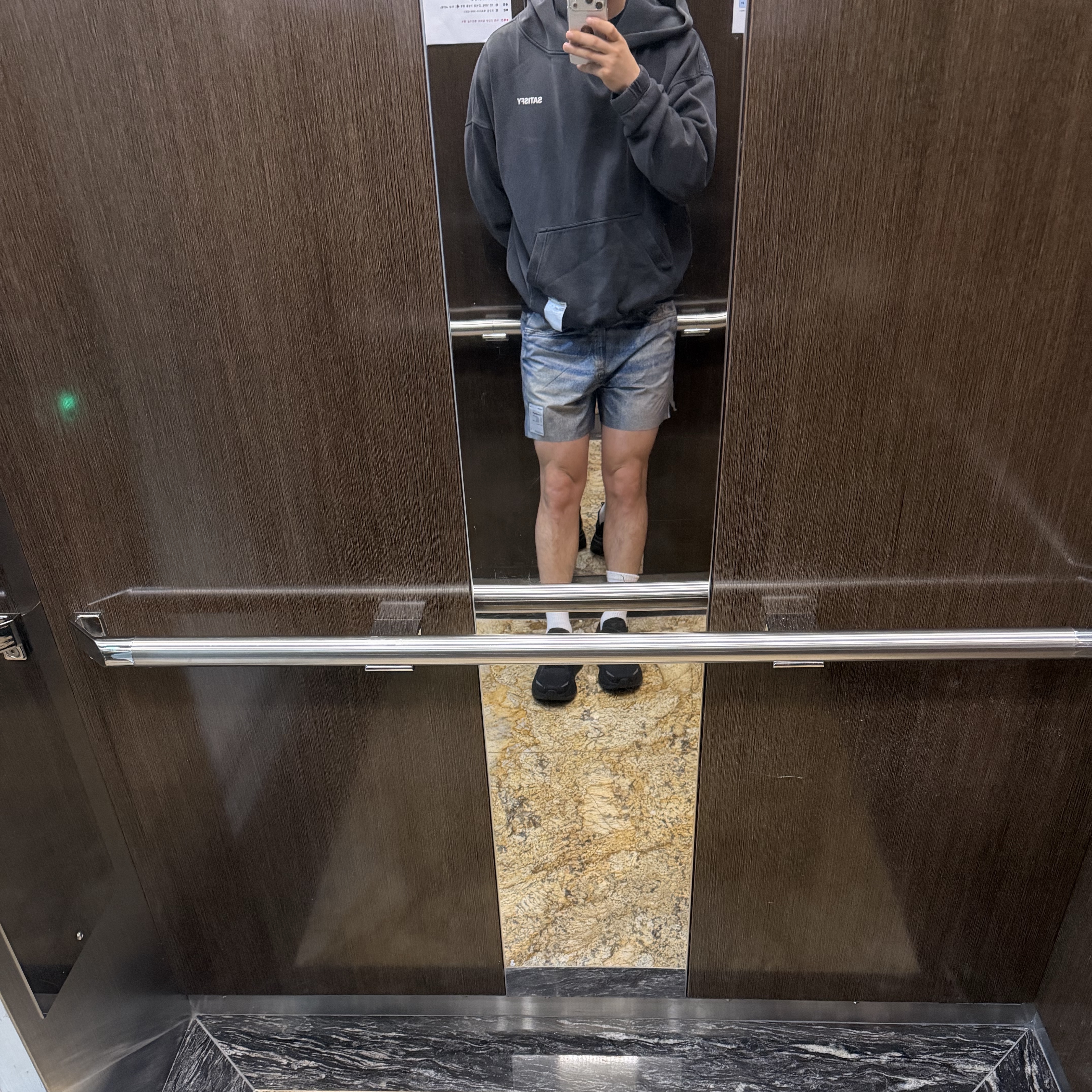 Satisfy Peaceshell 5 Inch Unlined Shorts Digital Denim 착용 스타일