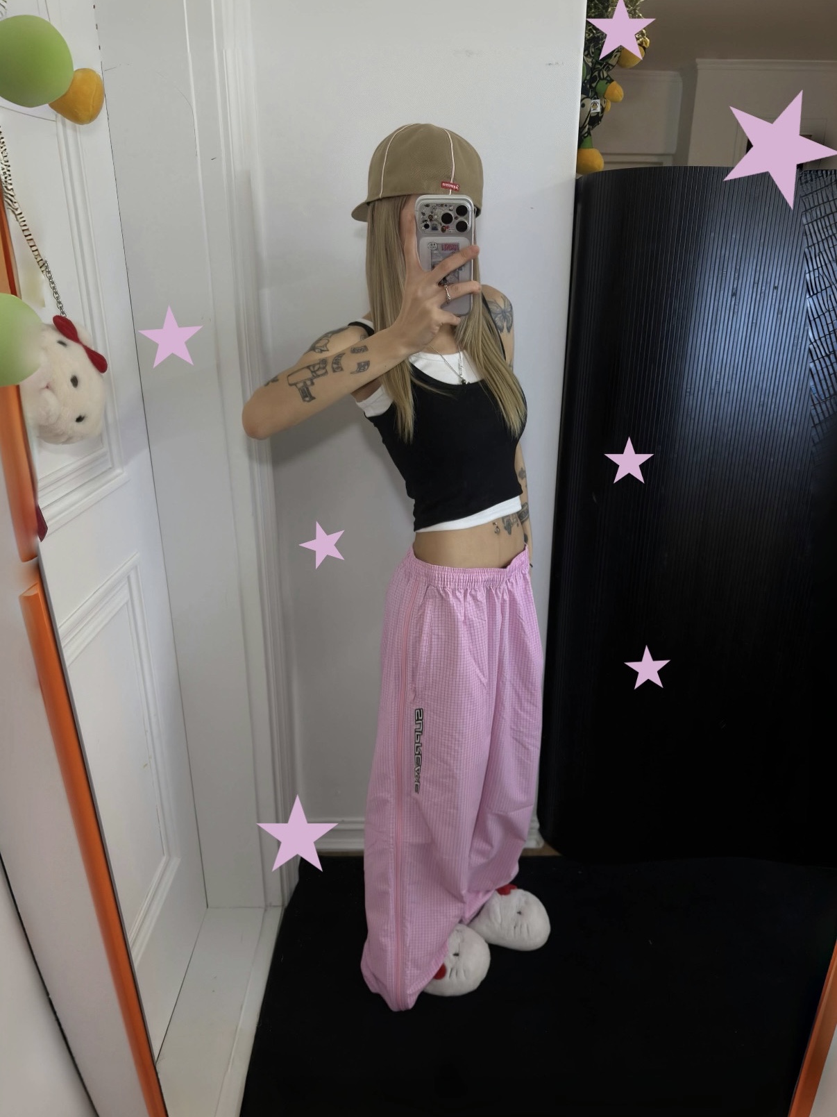 Supreme Ripstop Warm Up Pant Pink - 26SS, Supreme Ripstop Warm Up Pant Black - 26SS 착용 스타일 - 1