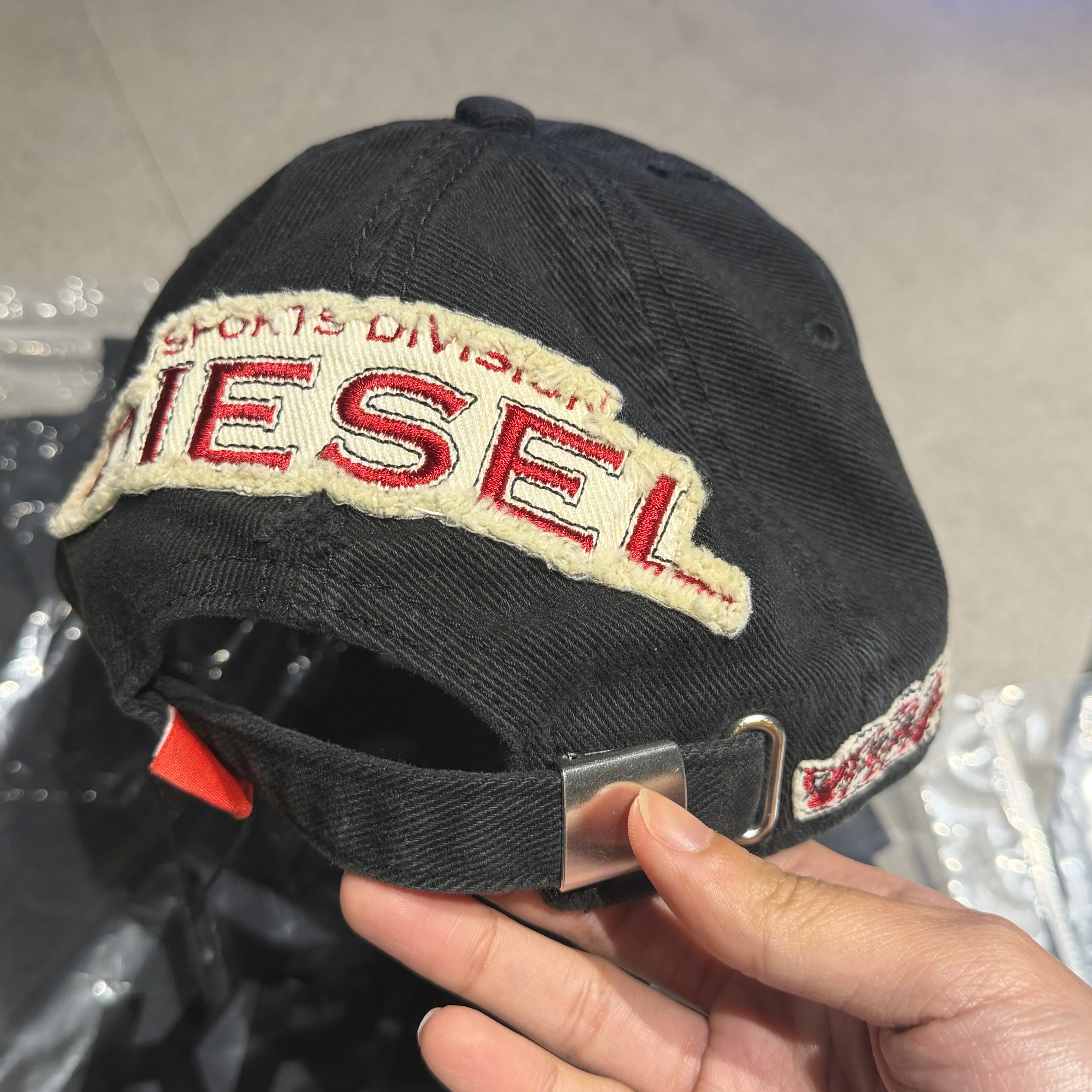 Diesel C-Braff Baseball Cap with Embroidered Patch Black 착용 스타일 - 2