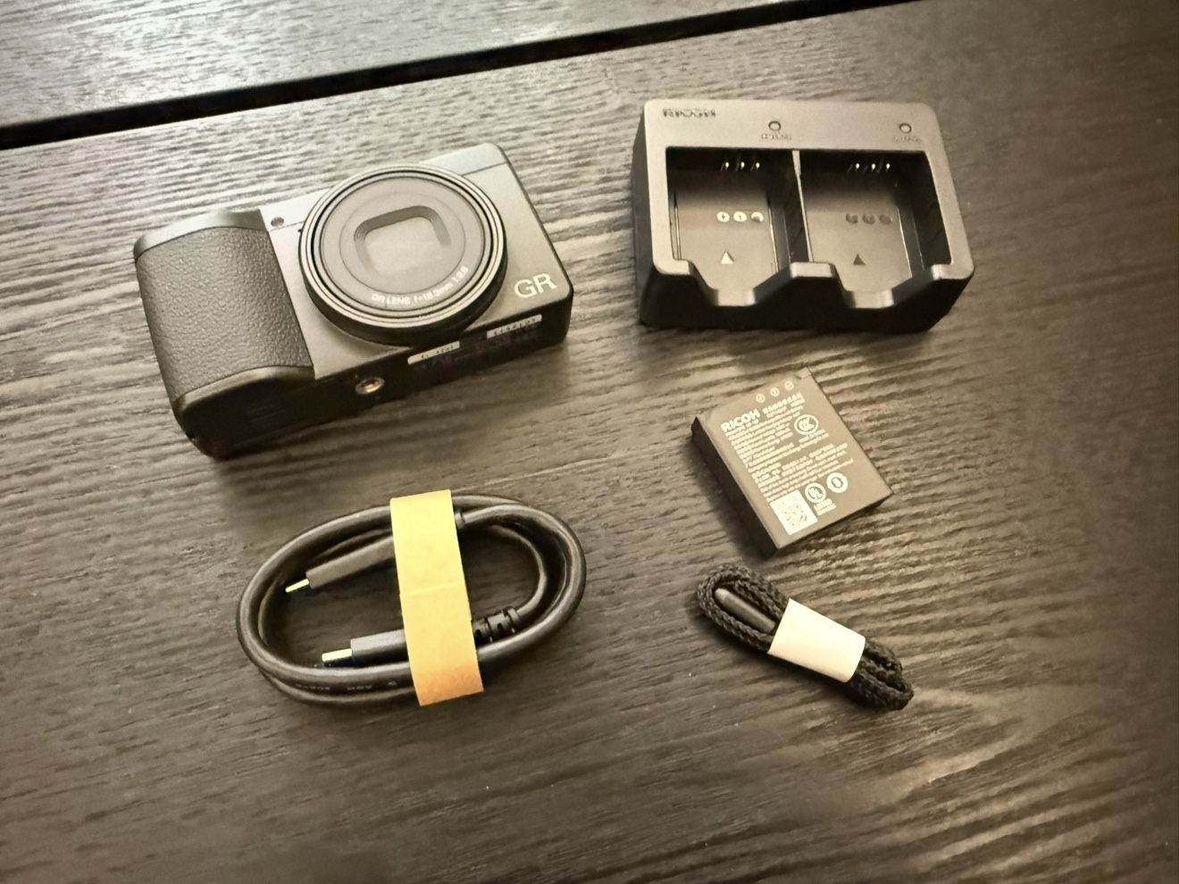 Ricoh GR IV Black (Korean Ver.) 착용 스타일 - 1