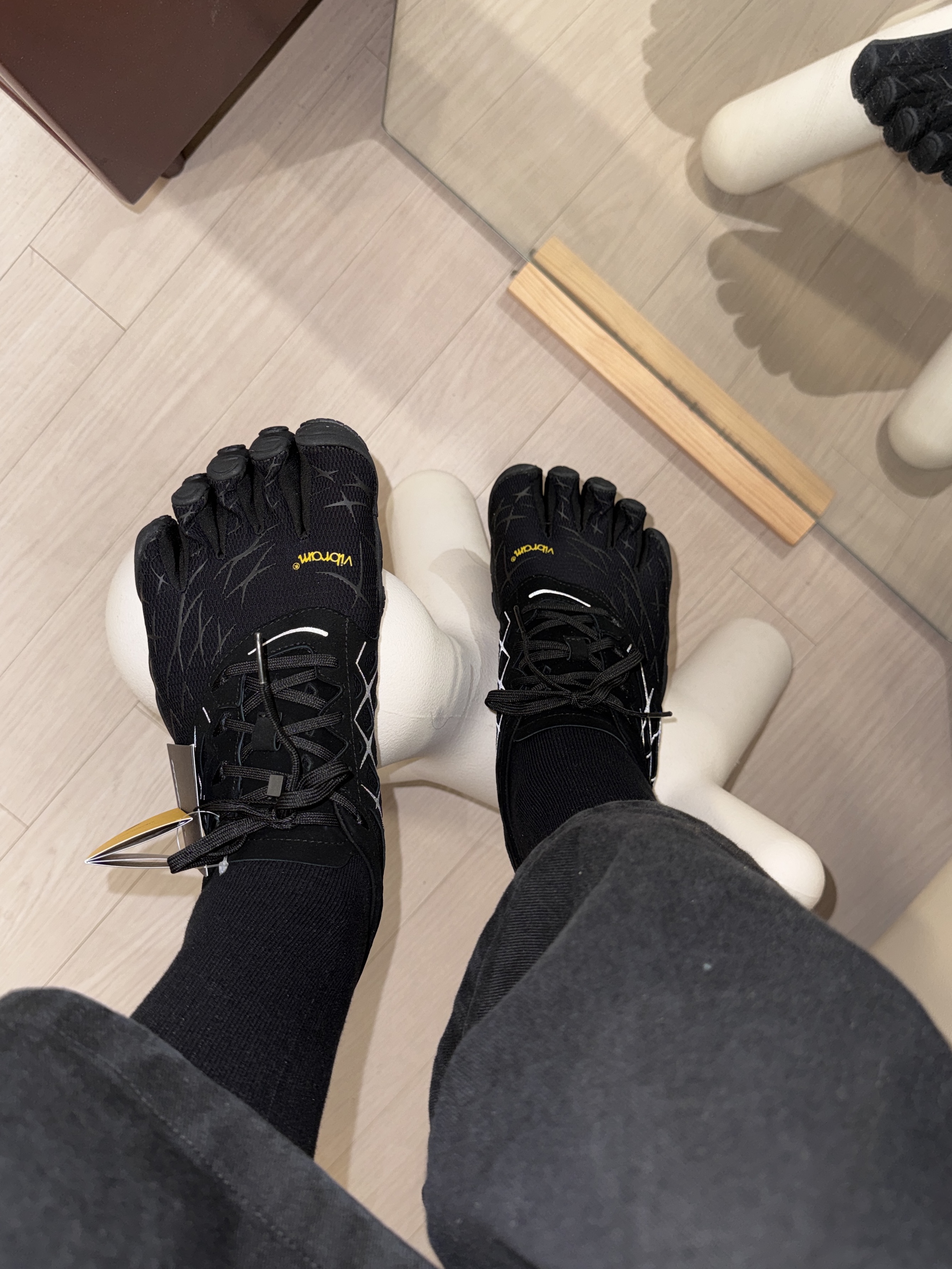 Vibram Fivefingers Seeya LS Evo Black Reflective - 26SS 착용 스타일 - 2