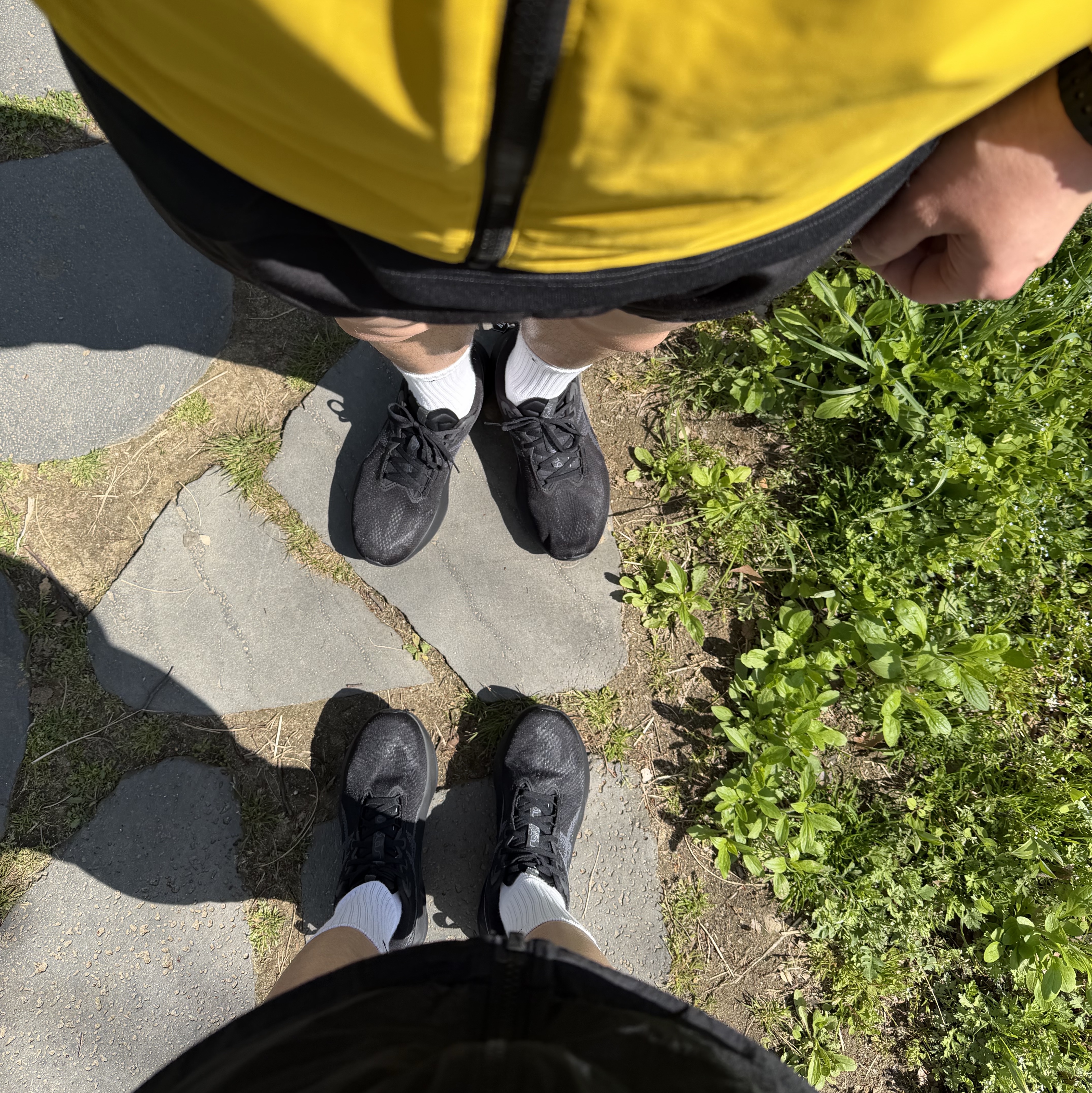 Asics Novablast 5 Black Carrier Grey 착용 스타일