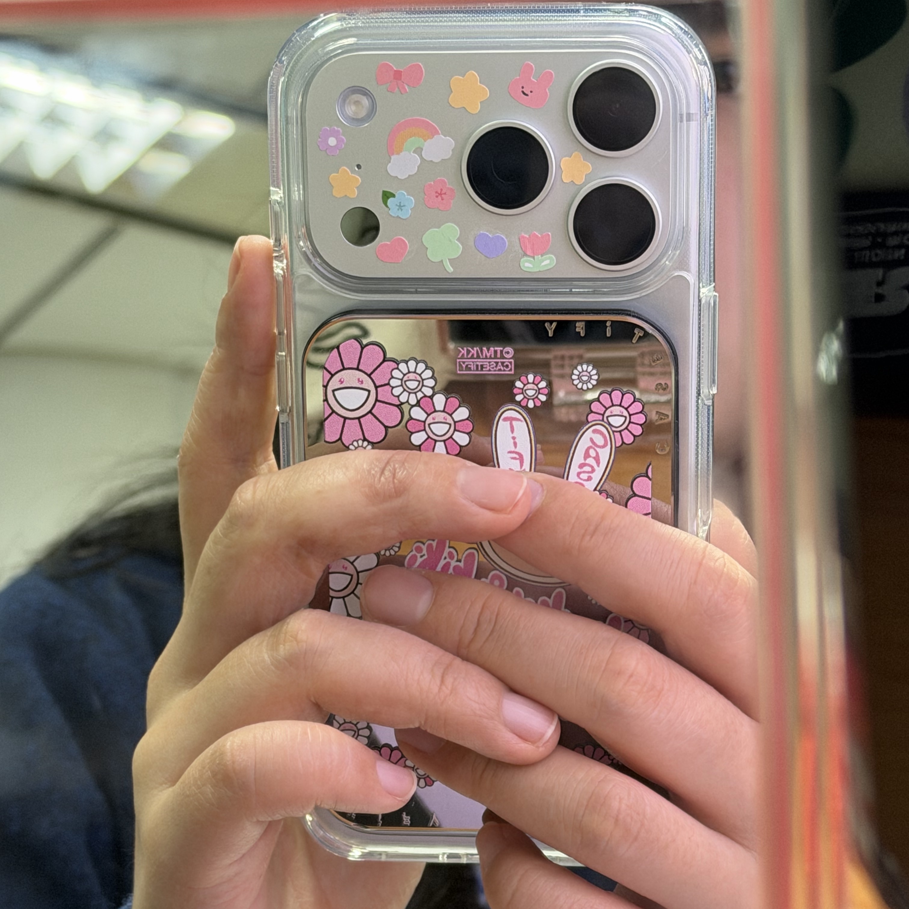 Casetify x Murakami Takashi Kaikai And Kiki Sticker Mania Snappy Magsafe Mirror Cardholder Stand 착용 스타일