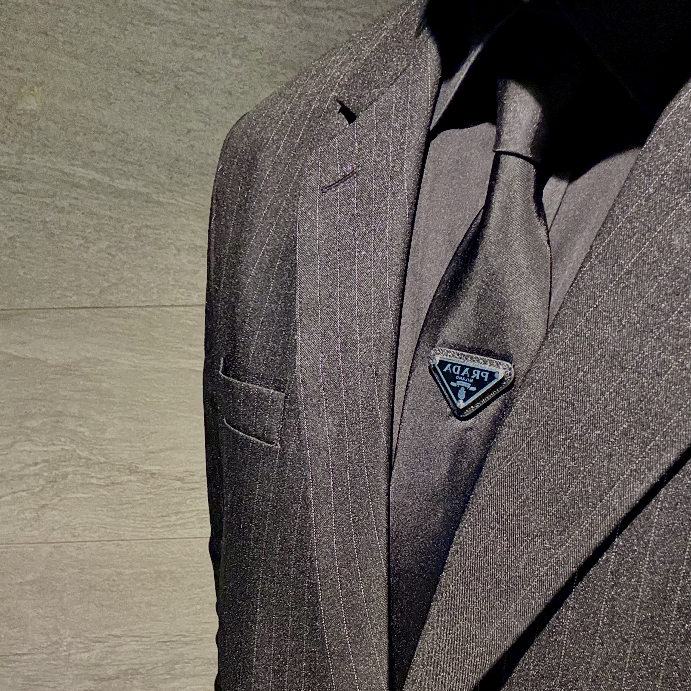 Prada Re-Nylon Gabardine Tie Black 착용 스타일