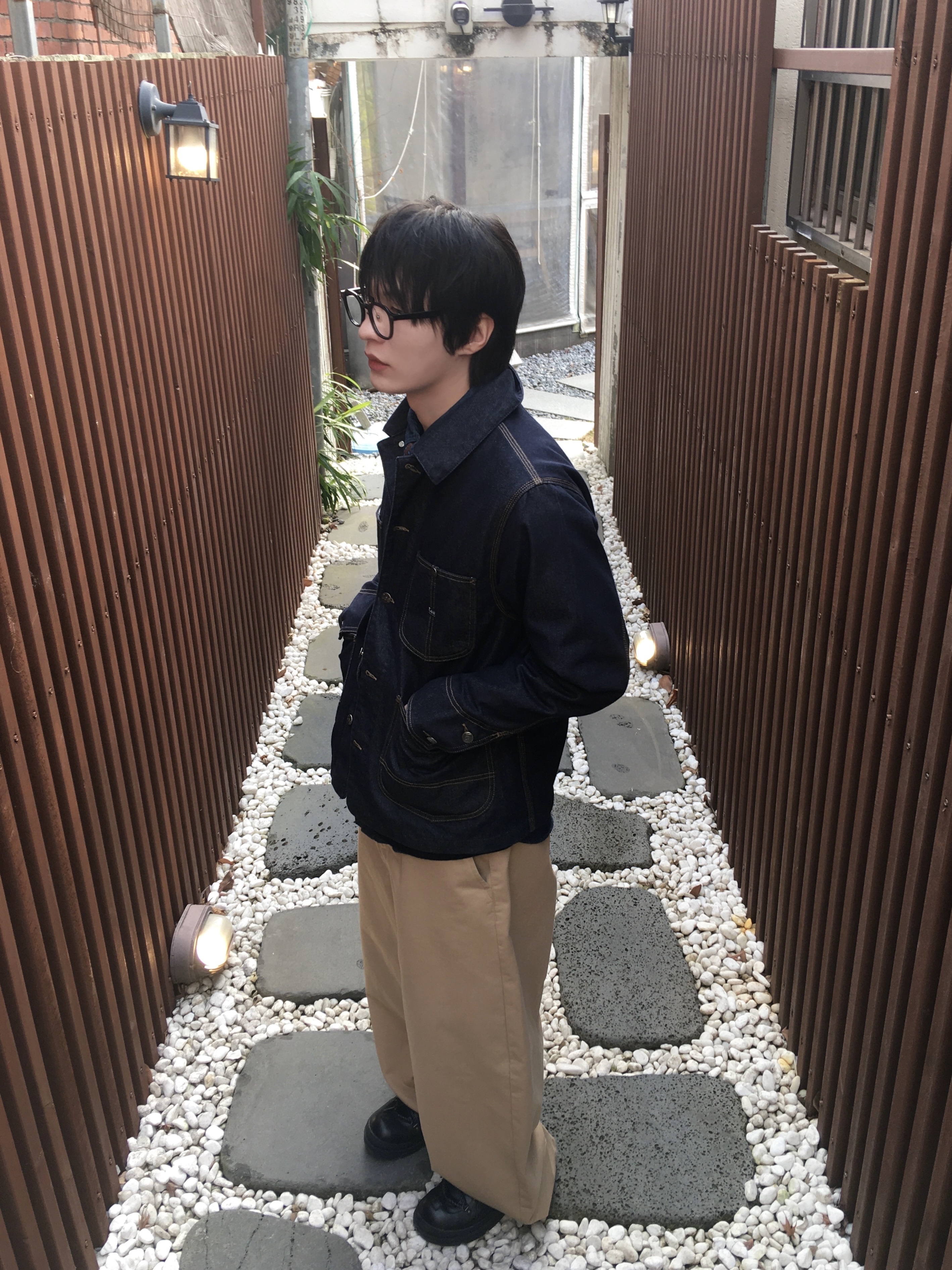 Romantic Move Smoke Hiking Shoes Oil Black 착용 스타일 - 6