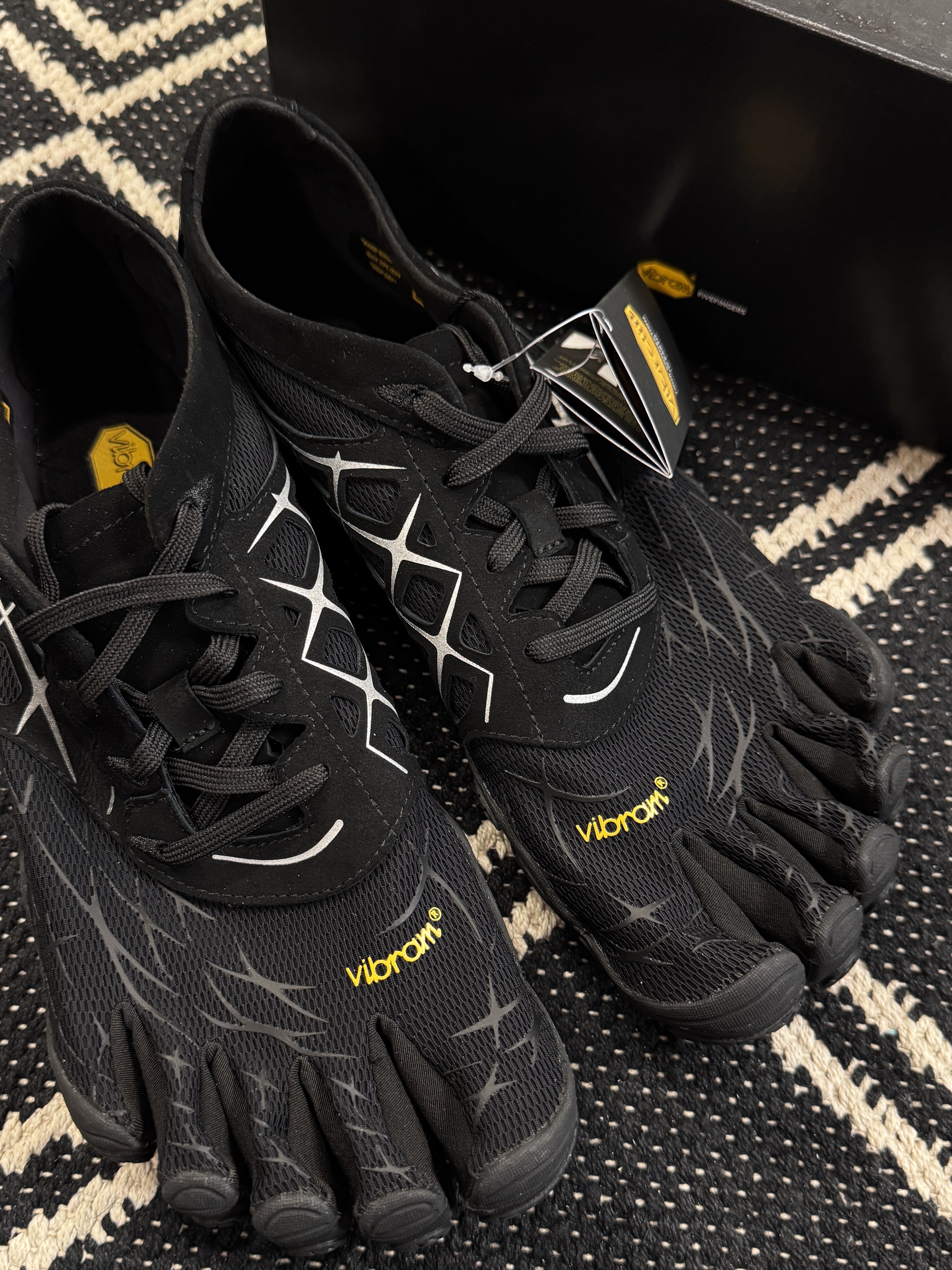 Vibram Fivefingers Seeya LS Evo Black Reflective - 26SS 착용 스타일 - 2