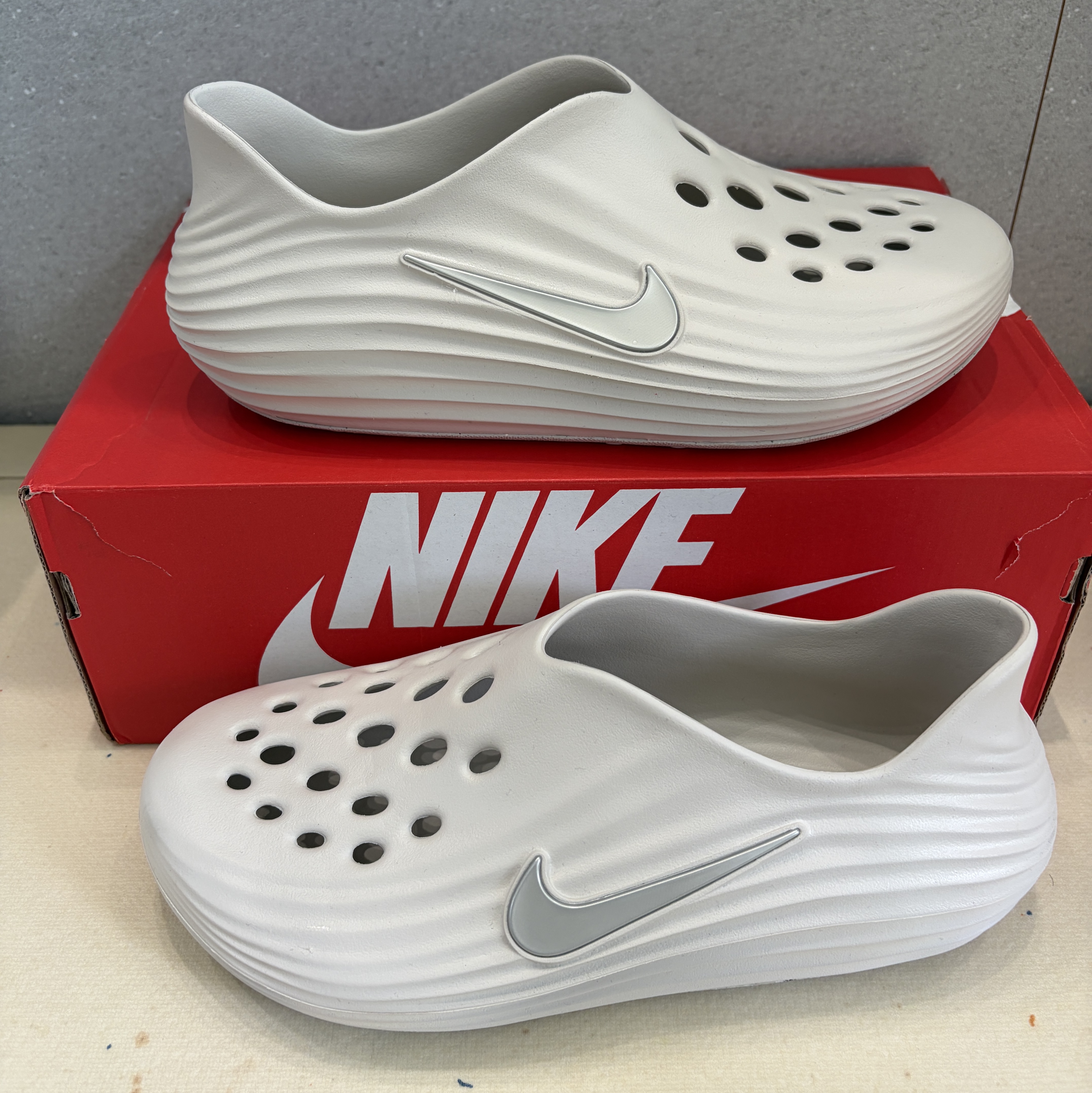 Nike ReactX Rejuven8 Light Orewood Brown 착용 스타일 - 2