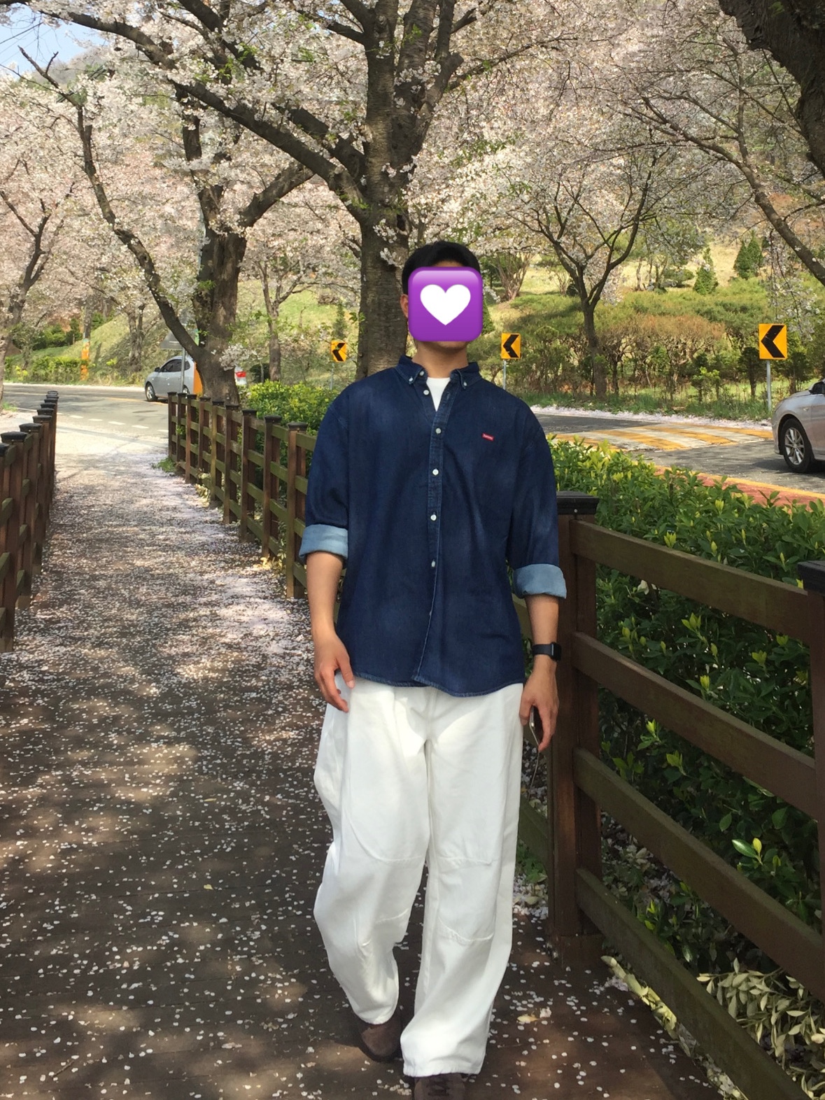 Supreme Small Box Denim Shirt Light Indigo - 25FW, Adidas Tobacco Gruen Dark Brown 착용 스타일 - 2