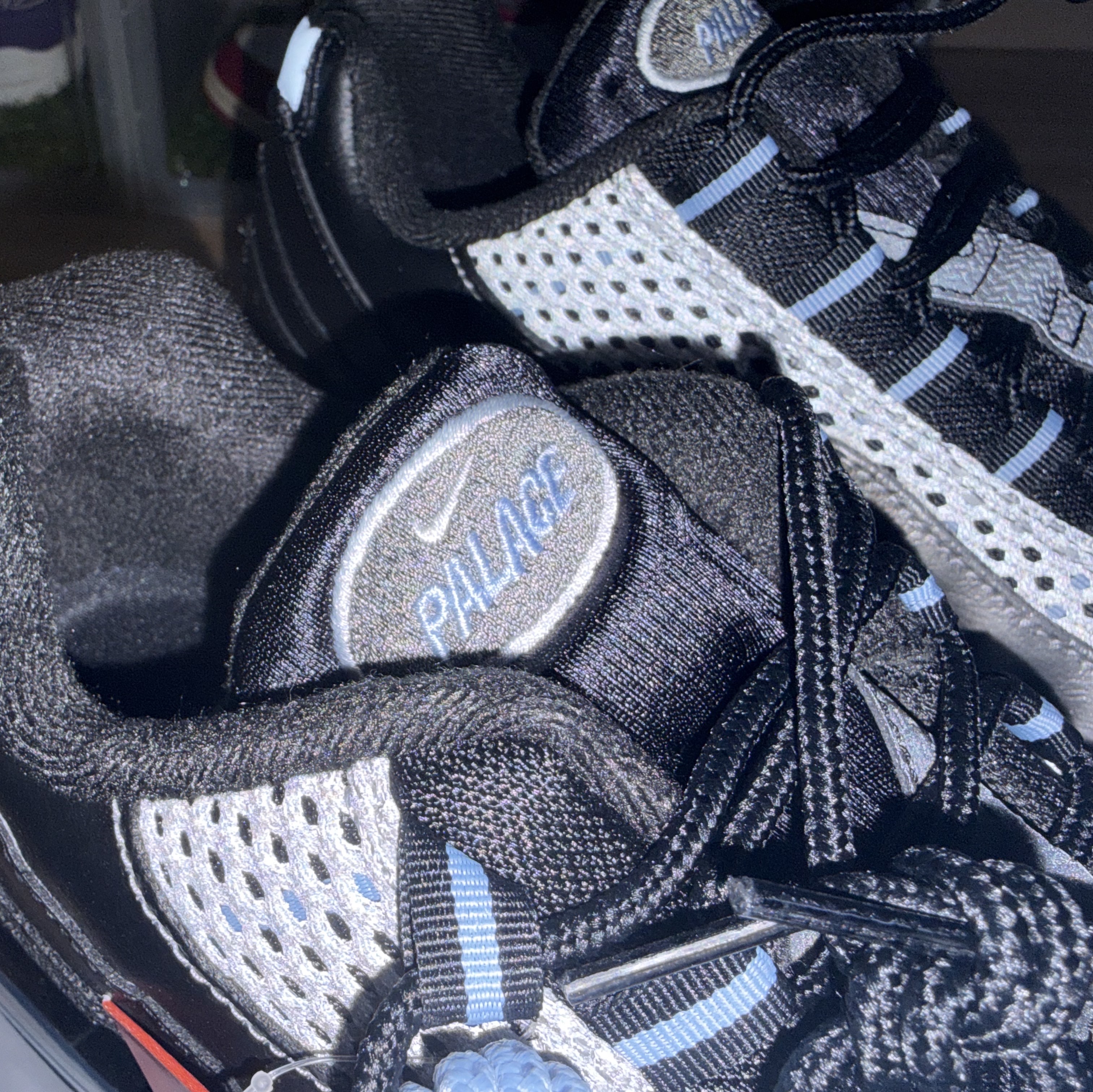 Nike x Palace Air Max 95 Metallic Silver Aluminum 착용 스타일 - 2
