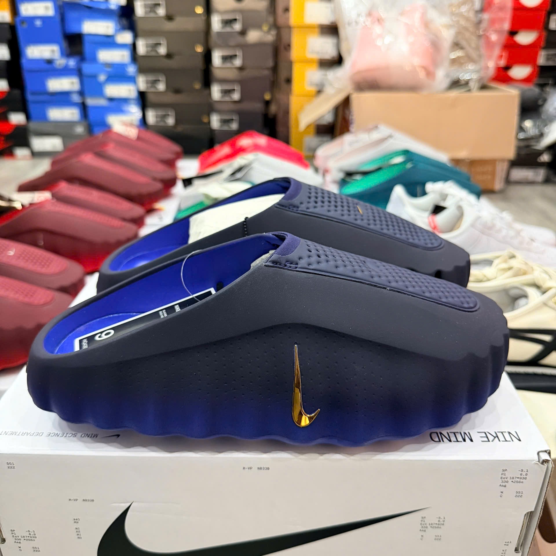 Nike Mind 001 Blackened Blue Metallic Copper, (W) Nike Mind 001 Pearl Pink Hyper Crimson 착용 스타일 - 1