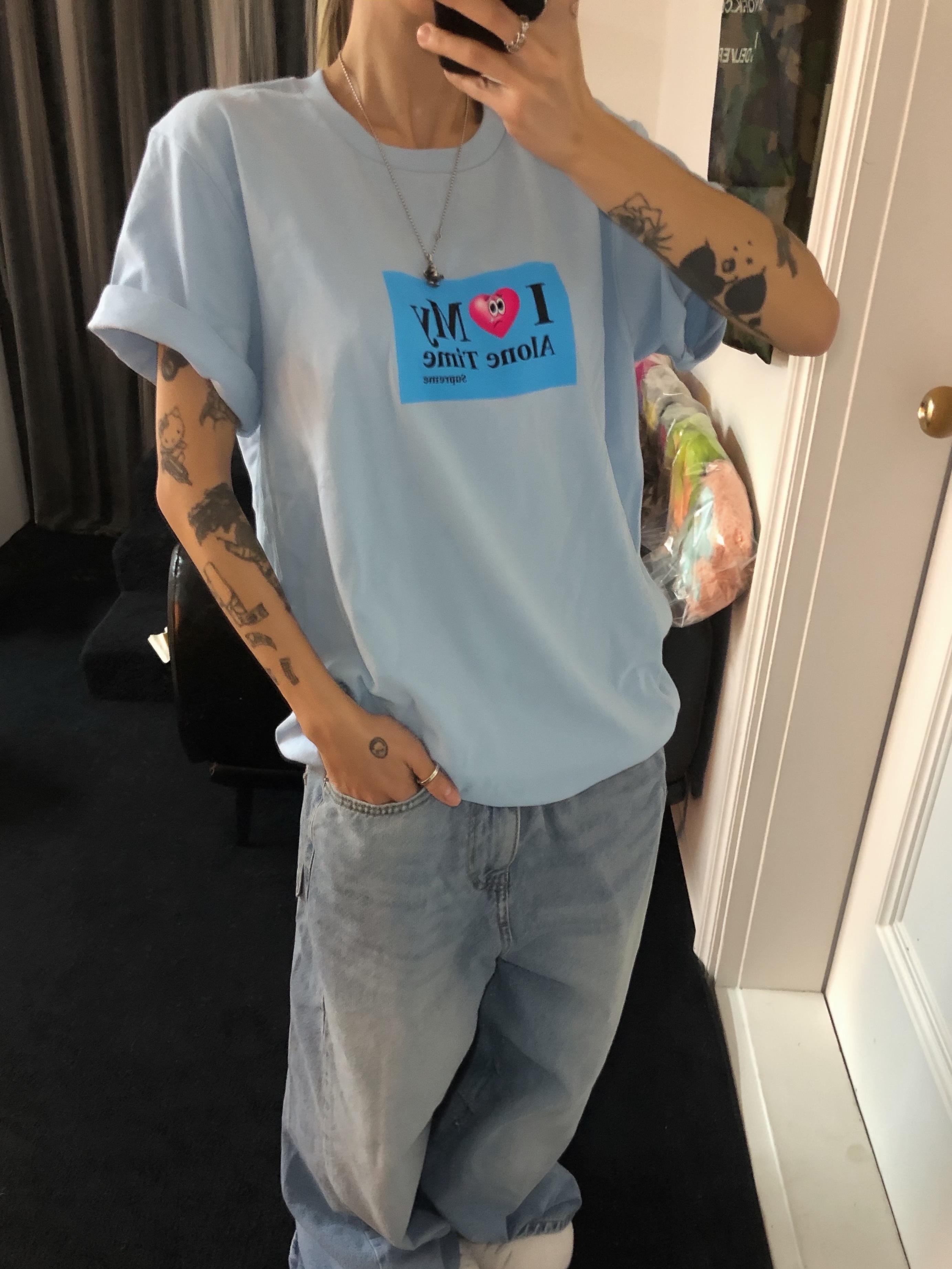 Supreme Alone Time T-Shirt Powder Blue - 26SS 착용 스타일 - 2