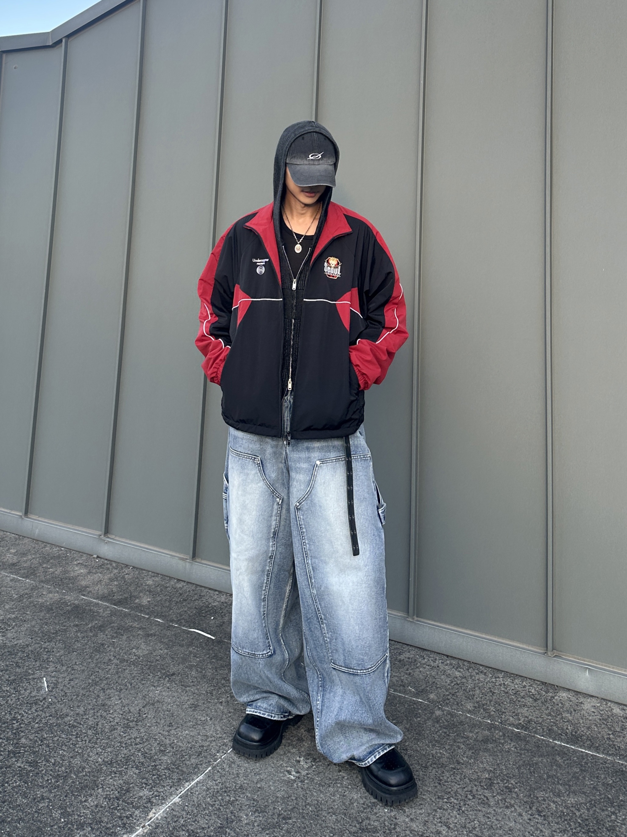 FC SEOUL X Undermycar Piping Wind Breaker Black 착용 스타일 - 4