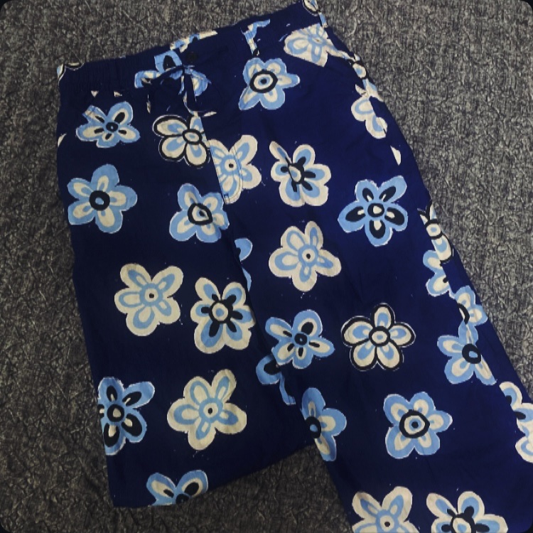 Uniqlo x Marni Relaxed Wide Fit Pants Flower Blue 착용 스타일