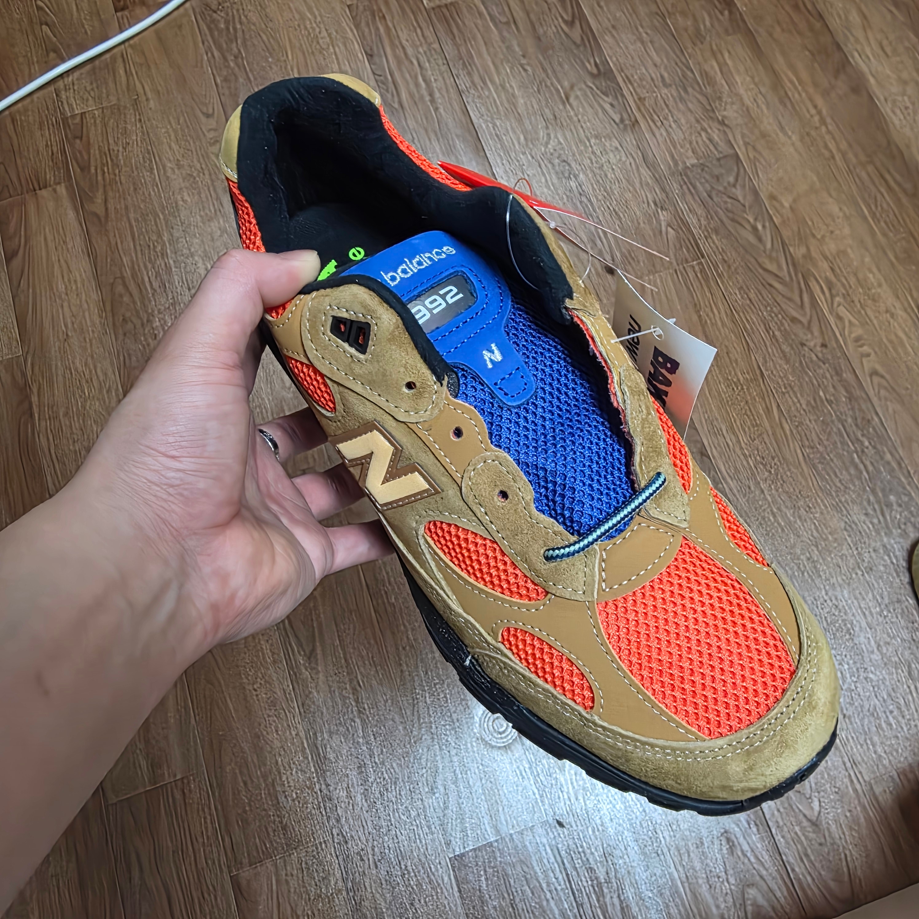 New Balance x Action Bronson 992 Made in USA Baklava Brown 착용 스타일 - 2