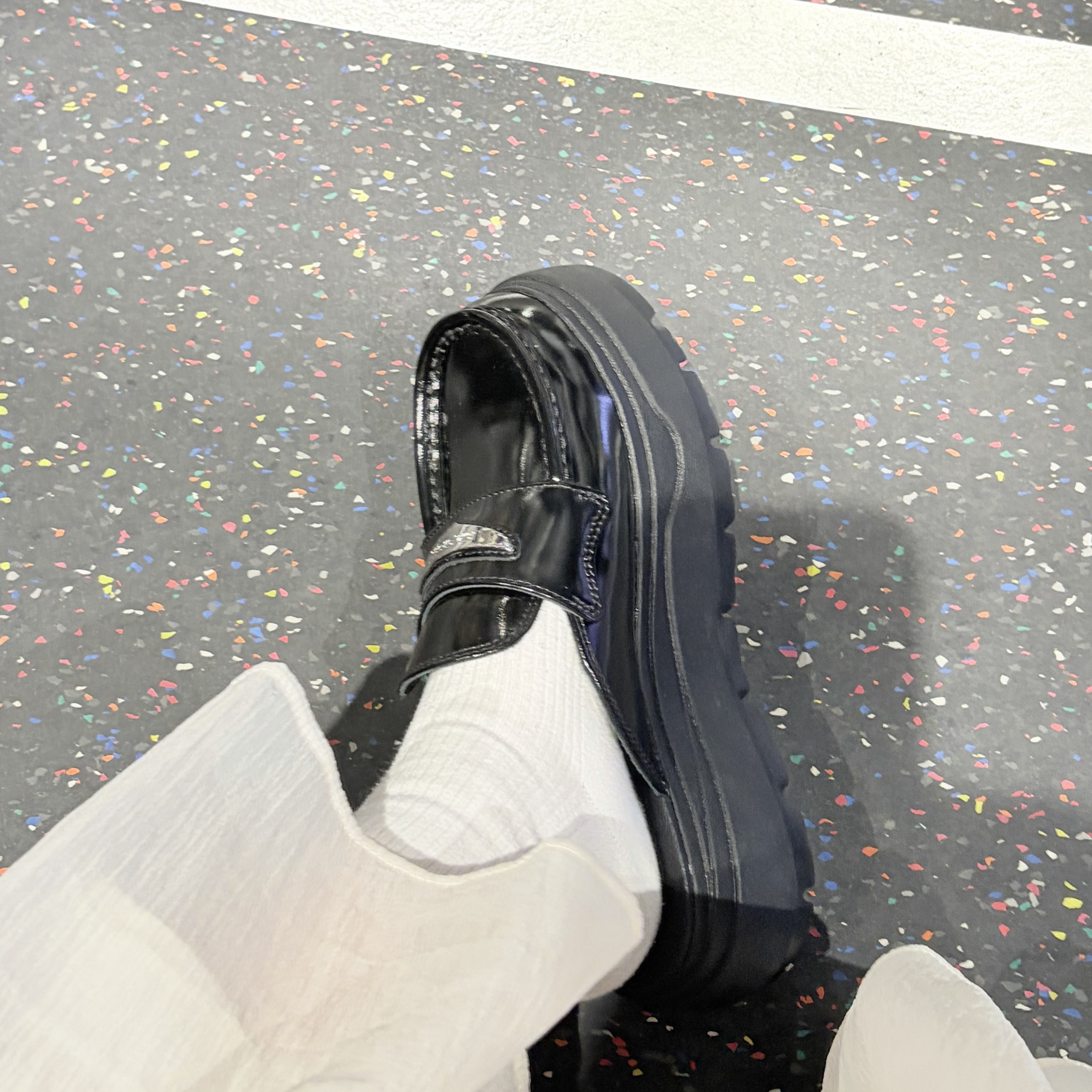 (W) Jordan Mule Black Metallic Silver 착용 스타일