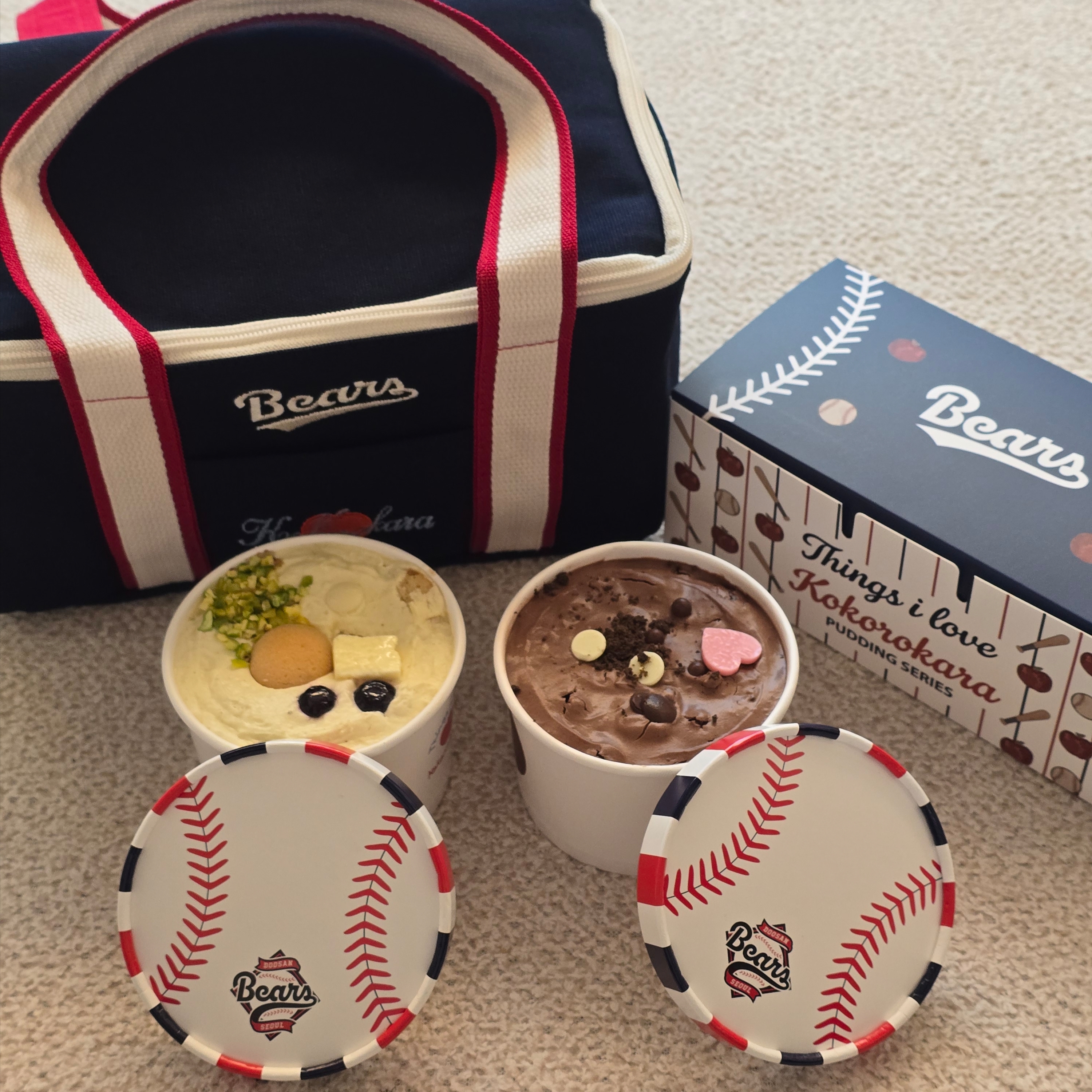 [KREAM 단독] Doosan Bears x Kokorokara Hustle Pudding 2pcs & Kokoro Bear Cooler Bag Set 착용 스타일 - 1