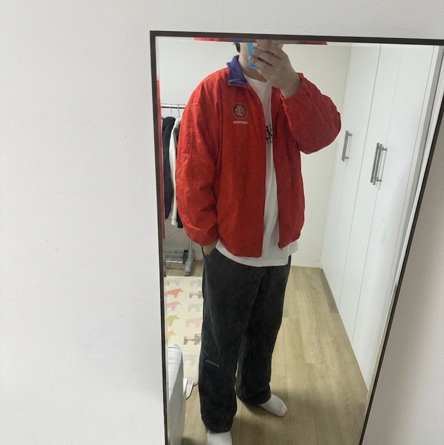 Supreme x Umbro Cotton Ripstop Track Jacket Red - 23FW, Supreme Evolution T-Shirt White - 26SS 착용 스타일