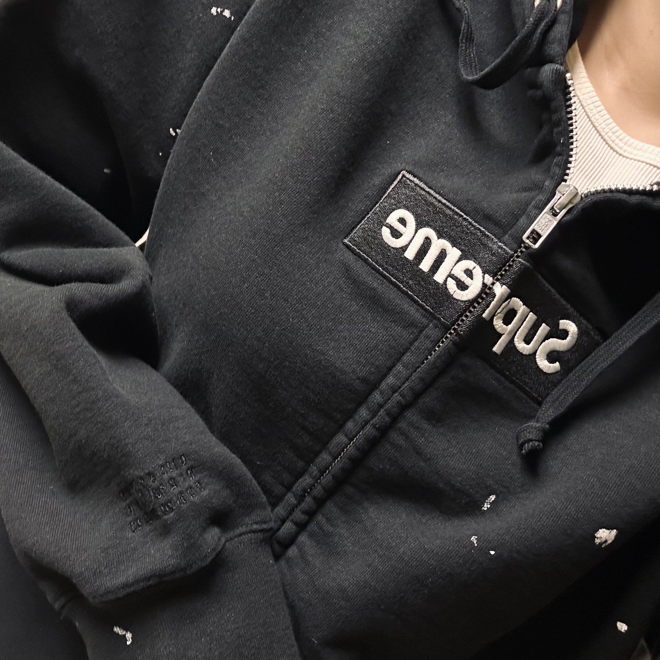 Supreme x MM6 Maison Margiela Box Logo Zip Up Hooded Sweatshirt Black - 26SS 착용 스타일 - 1