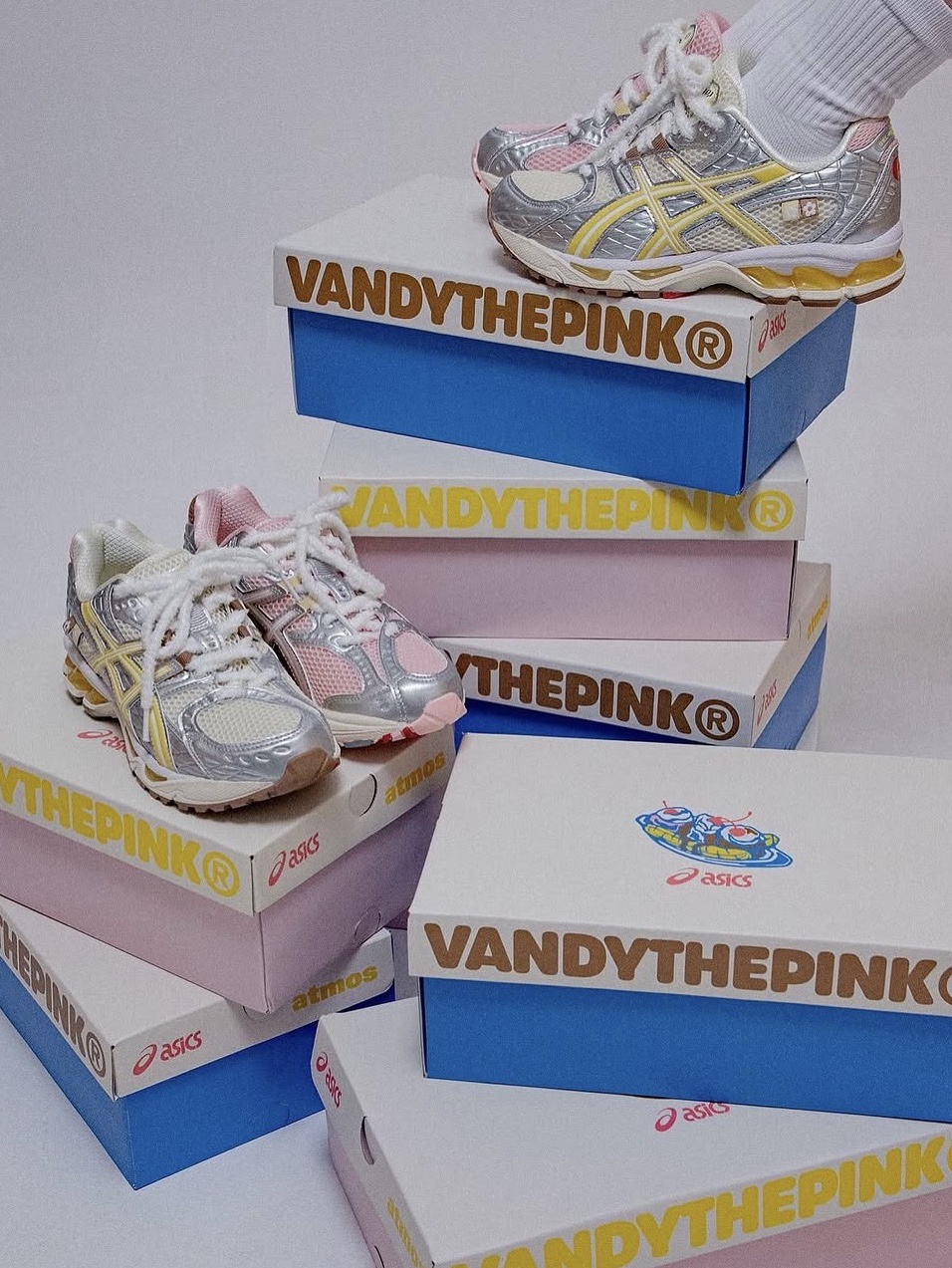 Asics x Atmos x Vandy The Pink Gel-Nimbus 10.1 Banana Split Strawberry 착용 스타일 - 8