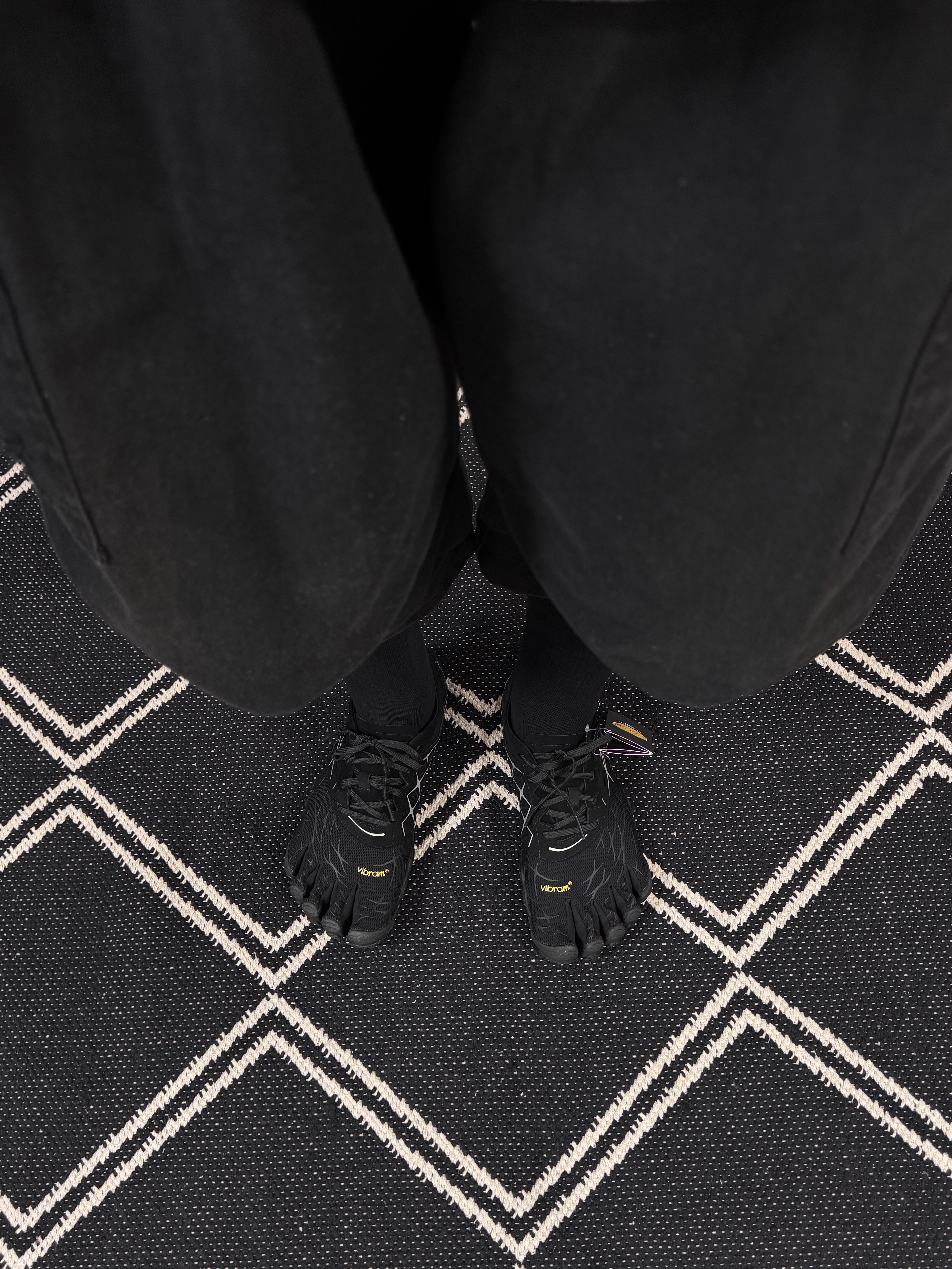 Vibram Fivefingers Seeya LS Evo Black Reflective - 26SS 착용 스타일 - 3