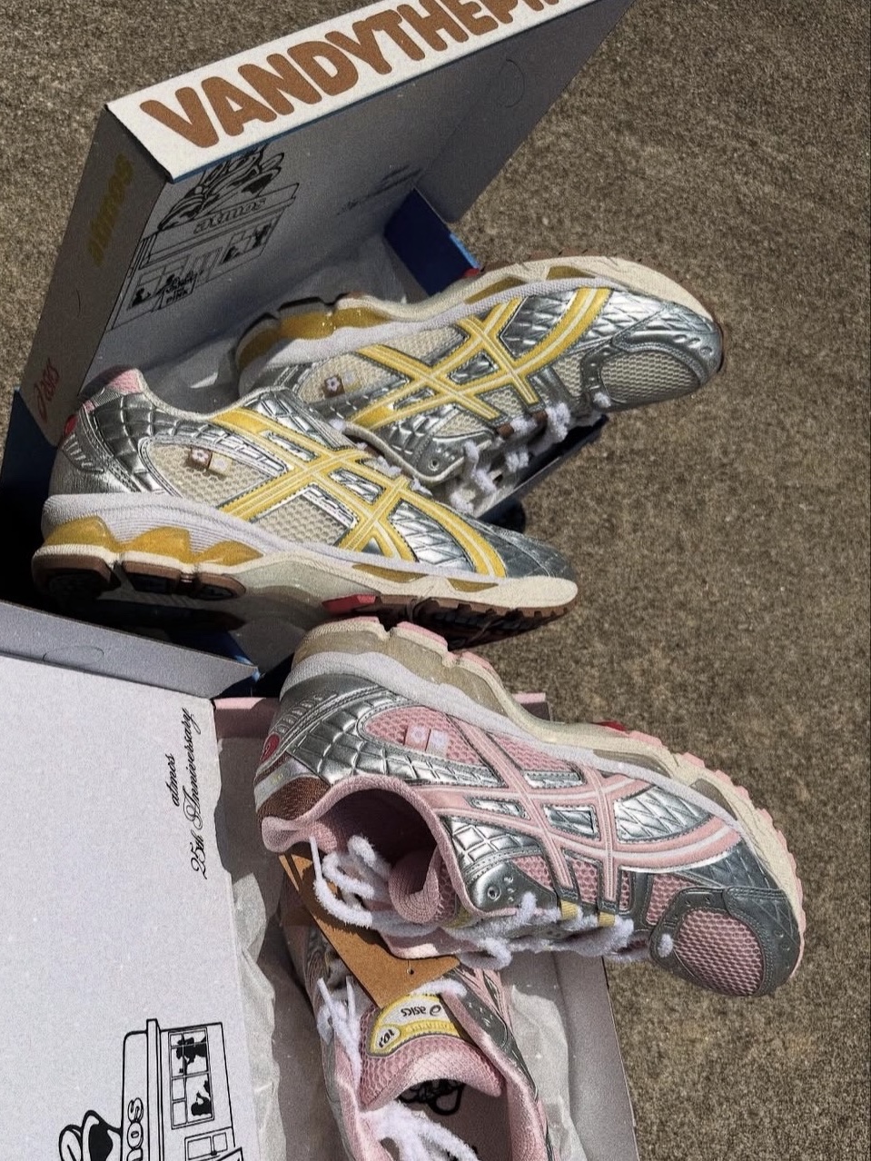 Asics x Atmos x Vandy The Pink Gel-Nimbus 10.1 Banana Split Strawberry 착용 스타일 - 6