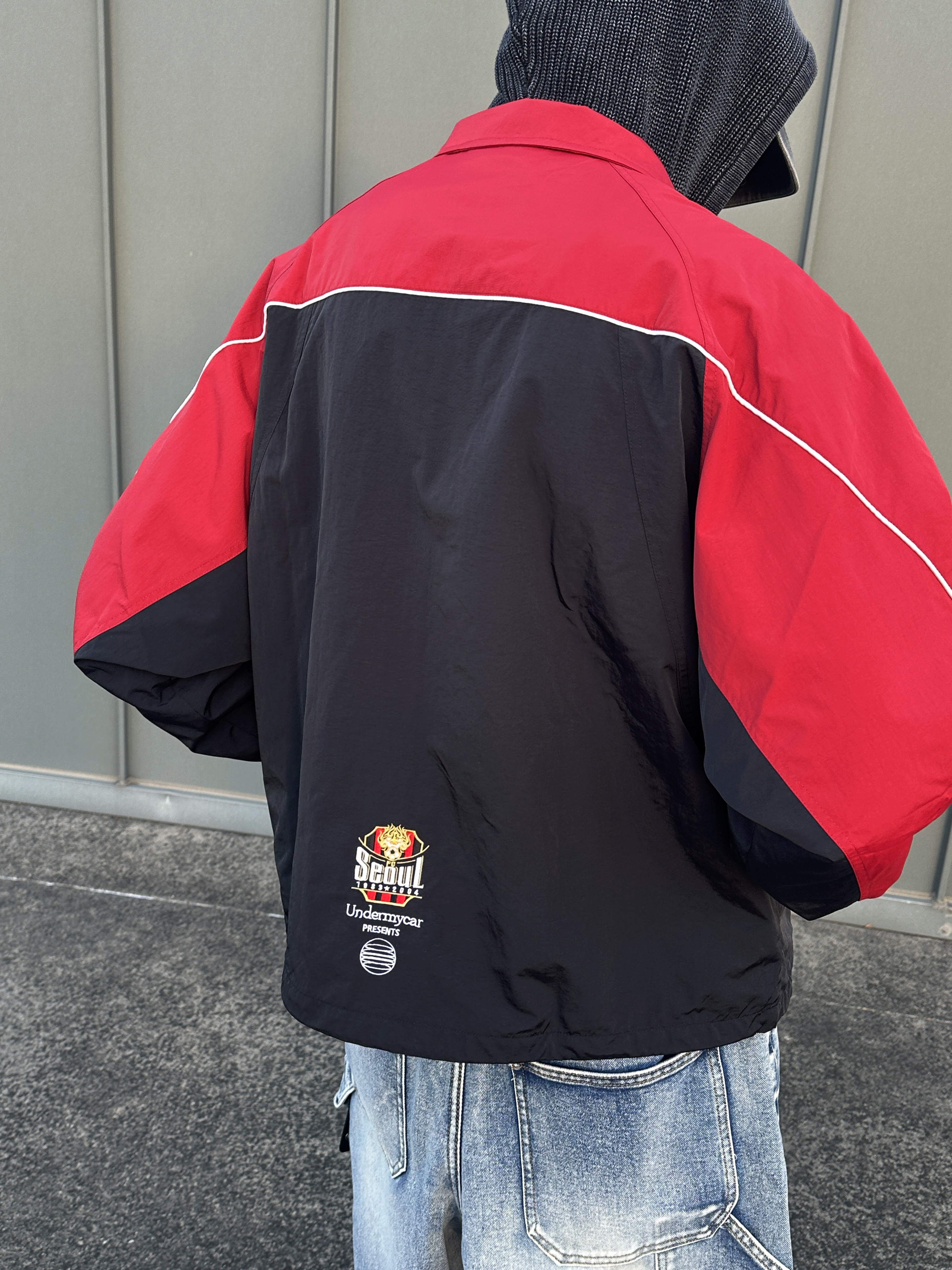 FC SEOUL X Undermycar Piping Wind Breaker Black 착용 스타일 - 3