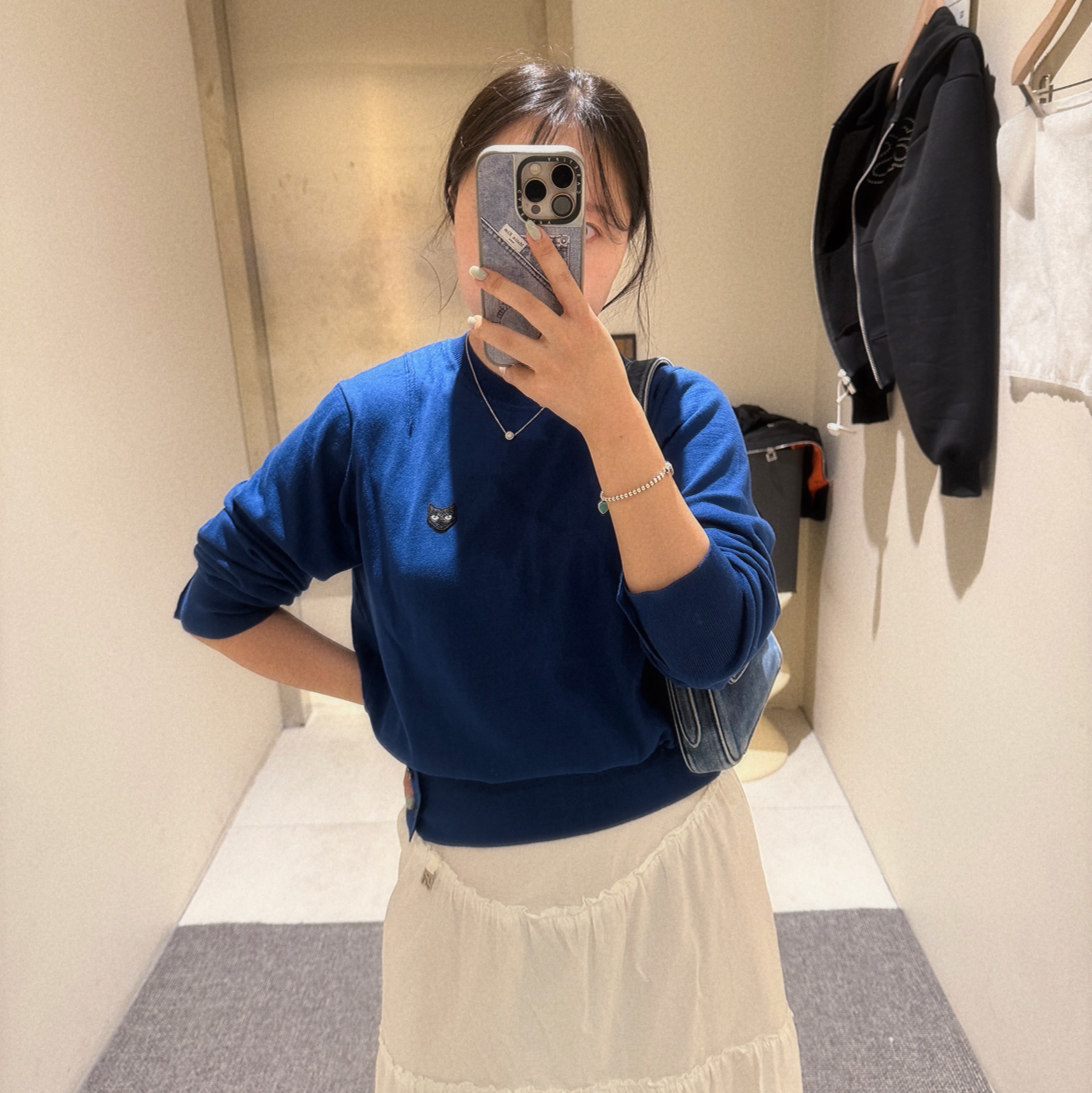 (W) SONGZIO ZZERO Panther Roundneck Knit Blue, Zara Rock Denim Bag Black 착용 스타일