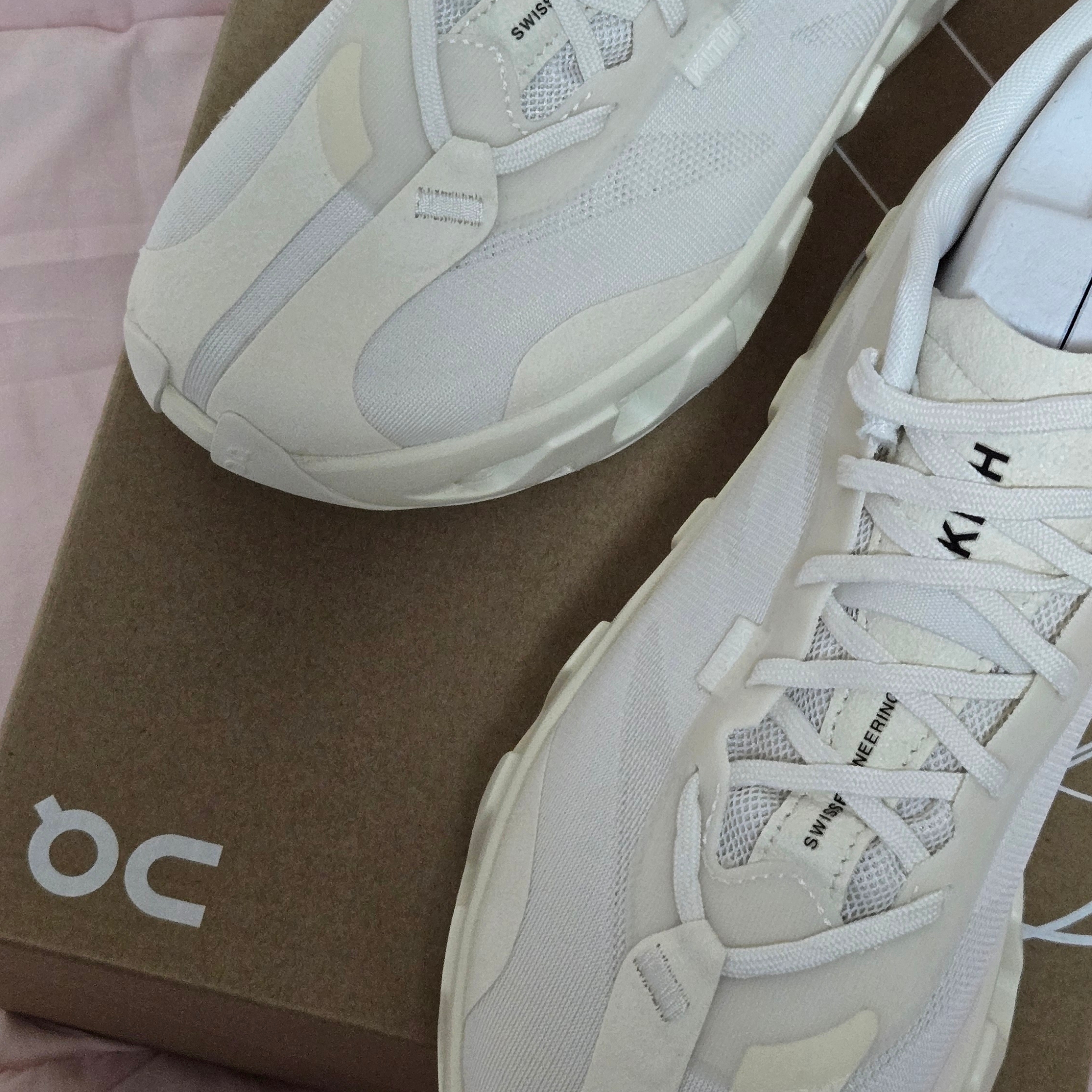 On Running x Kith K-Tech 1 Tofu 착용 스타일