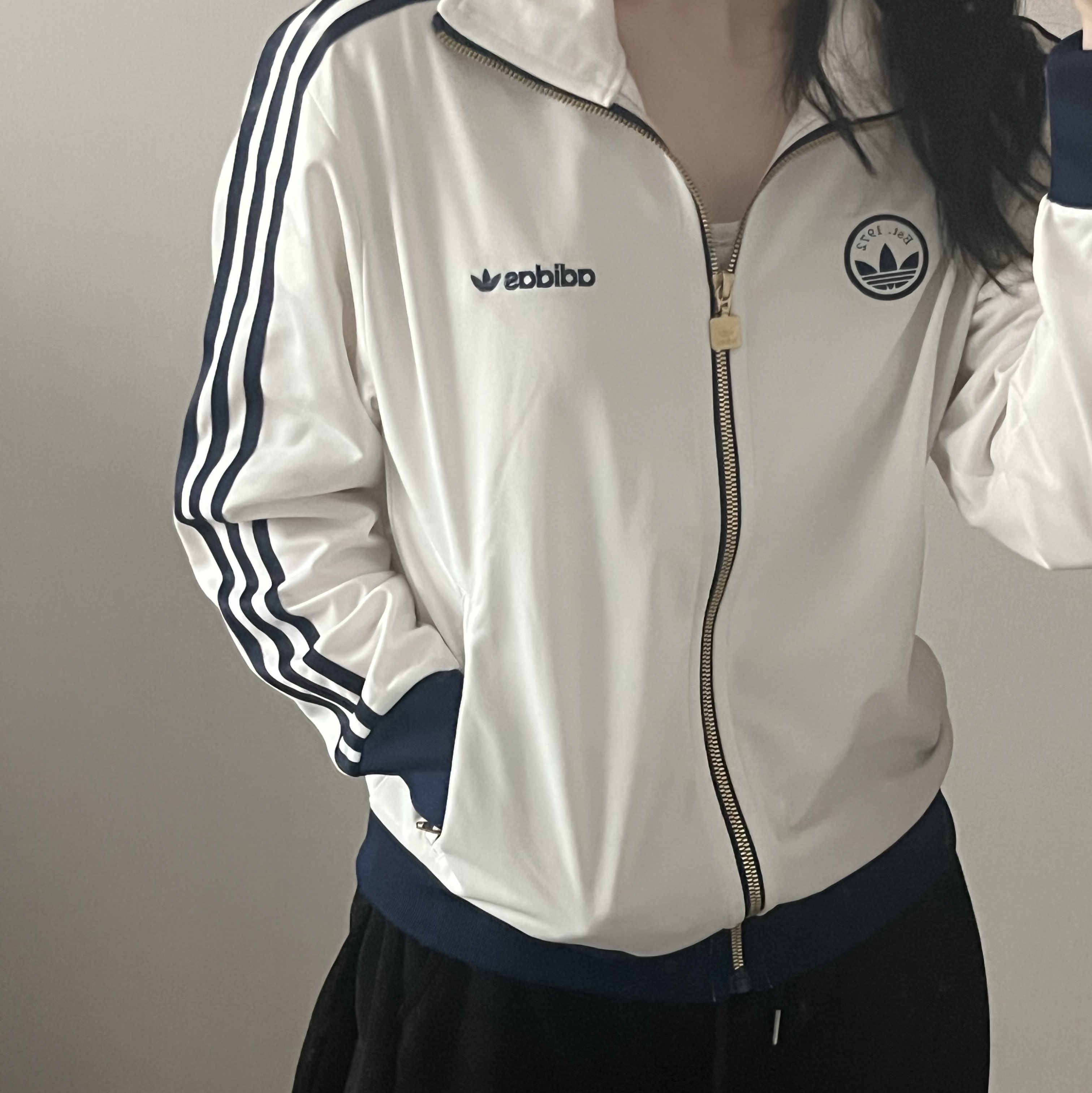 (W) Adidas Firebird Badge Track Top Cloud White - KR Sizing 착용 스타일 - 1