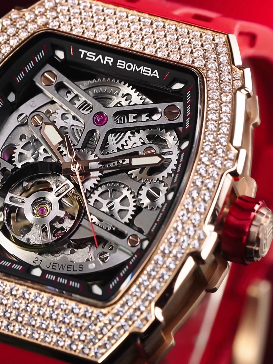 Tsar Bomba Elemental Zirconia -Cubic Automatic TB8208D-12 Red 2 착용 스타일 - 3
