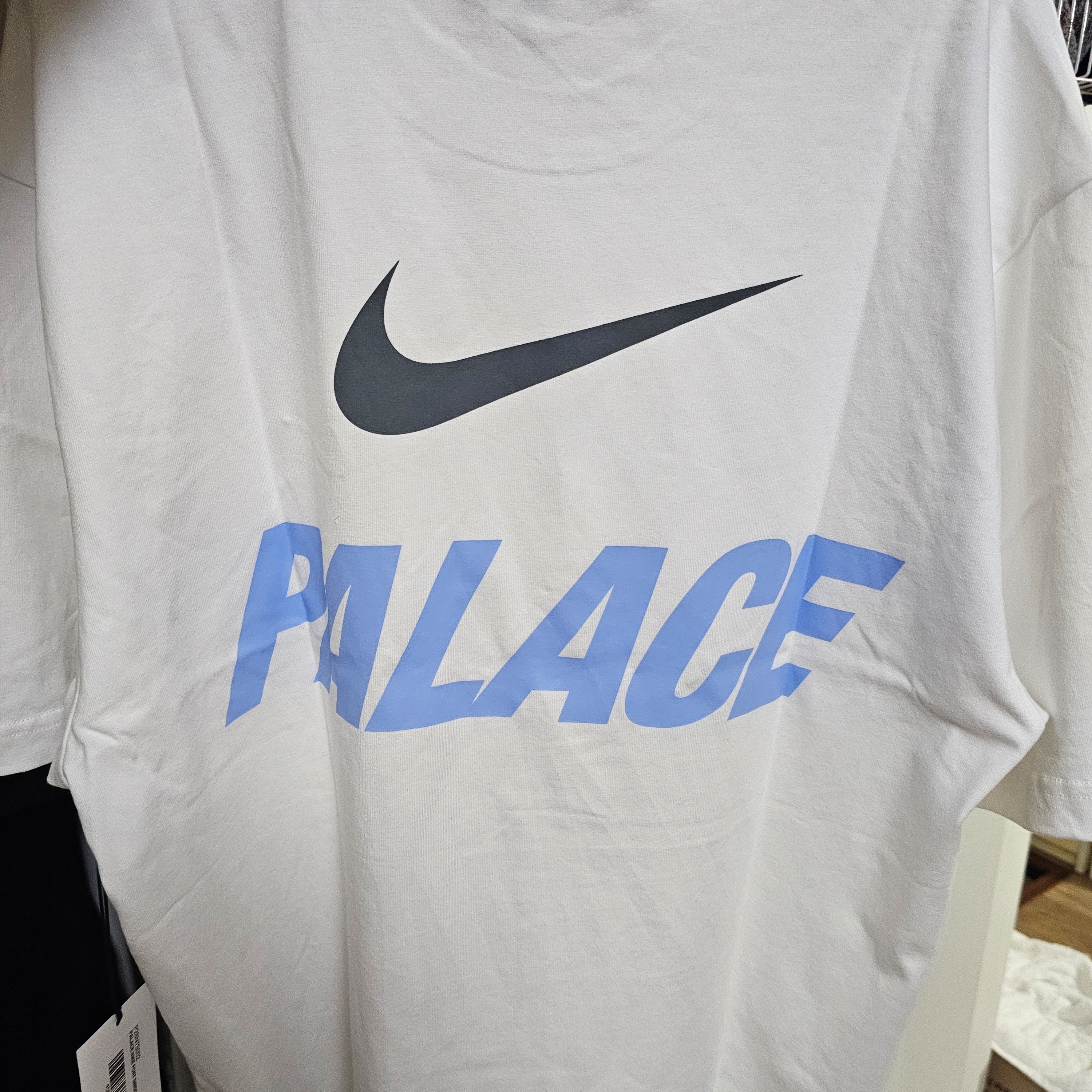 Palace x Nike Font Swoosh T-Shirt White - 26SS 착용 스타일