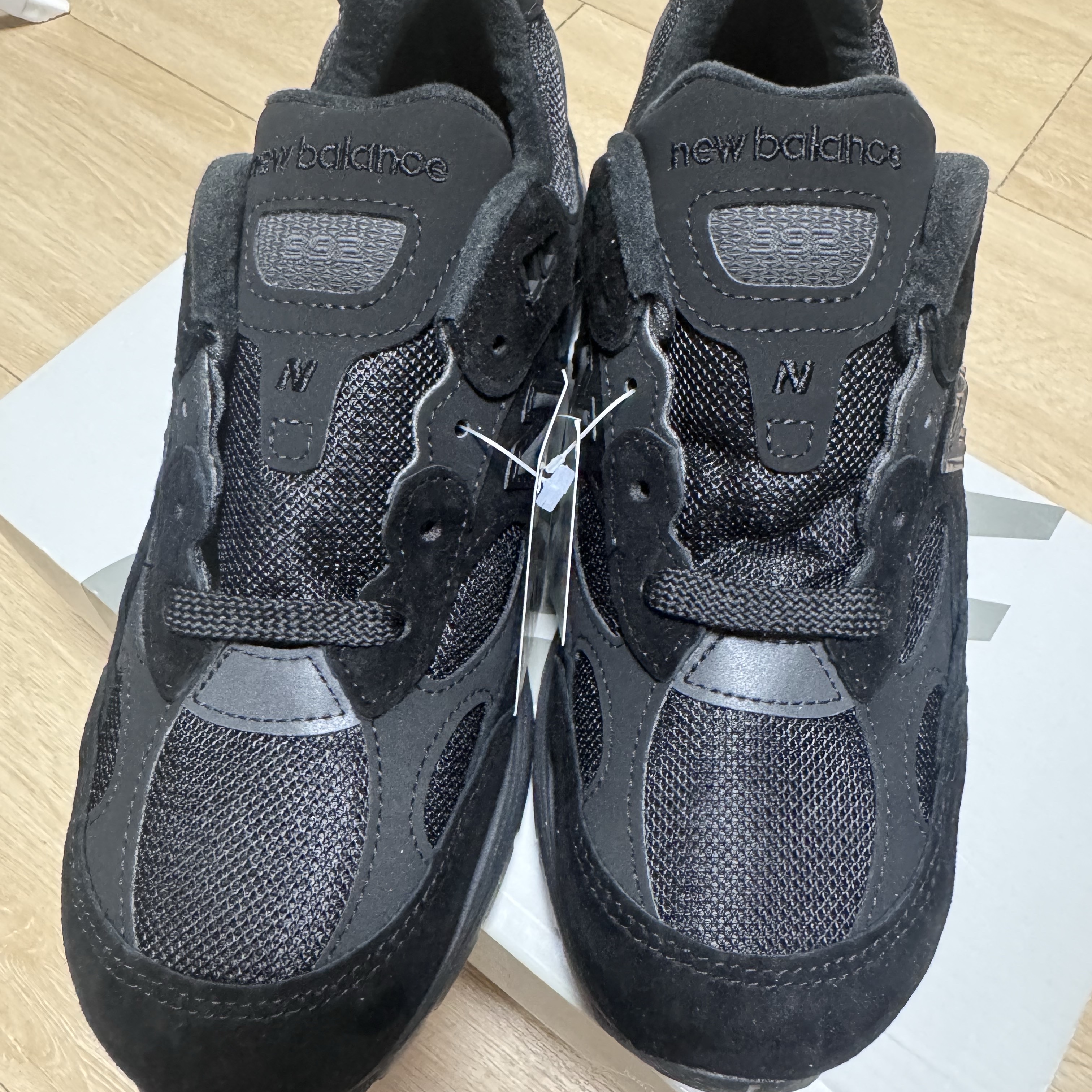 New Balance 992 Made in USA Core Black 착용 스타일 - 1